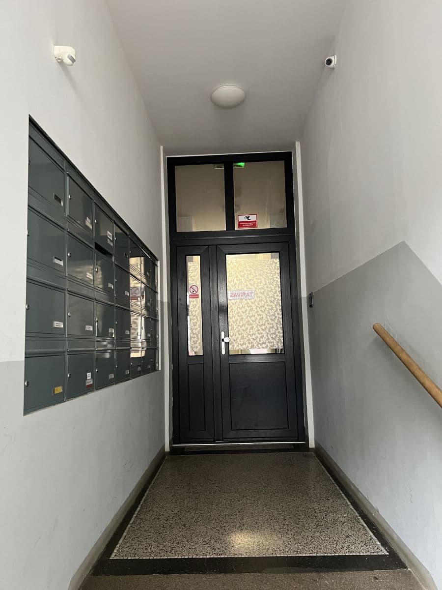 Prenájom bytu 1-izbový 37 m², Kovářská, Praha, Praha Prenájom bytu 1-izbový 37 m², Kovářská, Praha, Praha