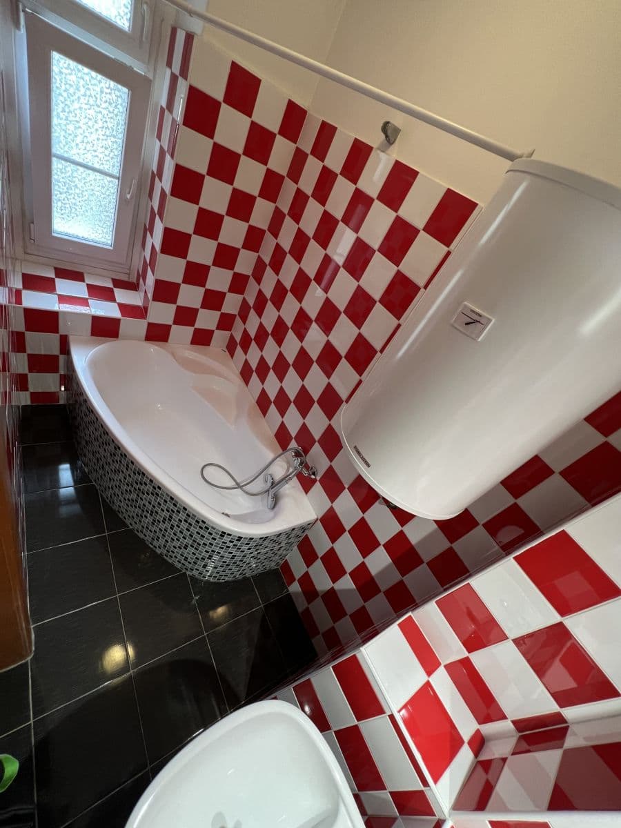 Prenájom bytu 1-izbový 37 m², Kovářská, Praha, Praha Prenájom bytu 1-izbový 37 m², Kovářská, Praha, Praha