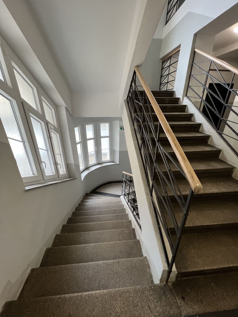 Prenájom bytu 1-izbový 37 m², Kovářská, Praha, Praha Prenájom bytu 1-izbový 37 m², Kovářská, Praha, Praha