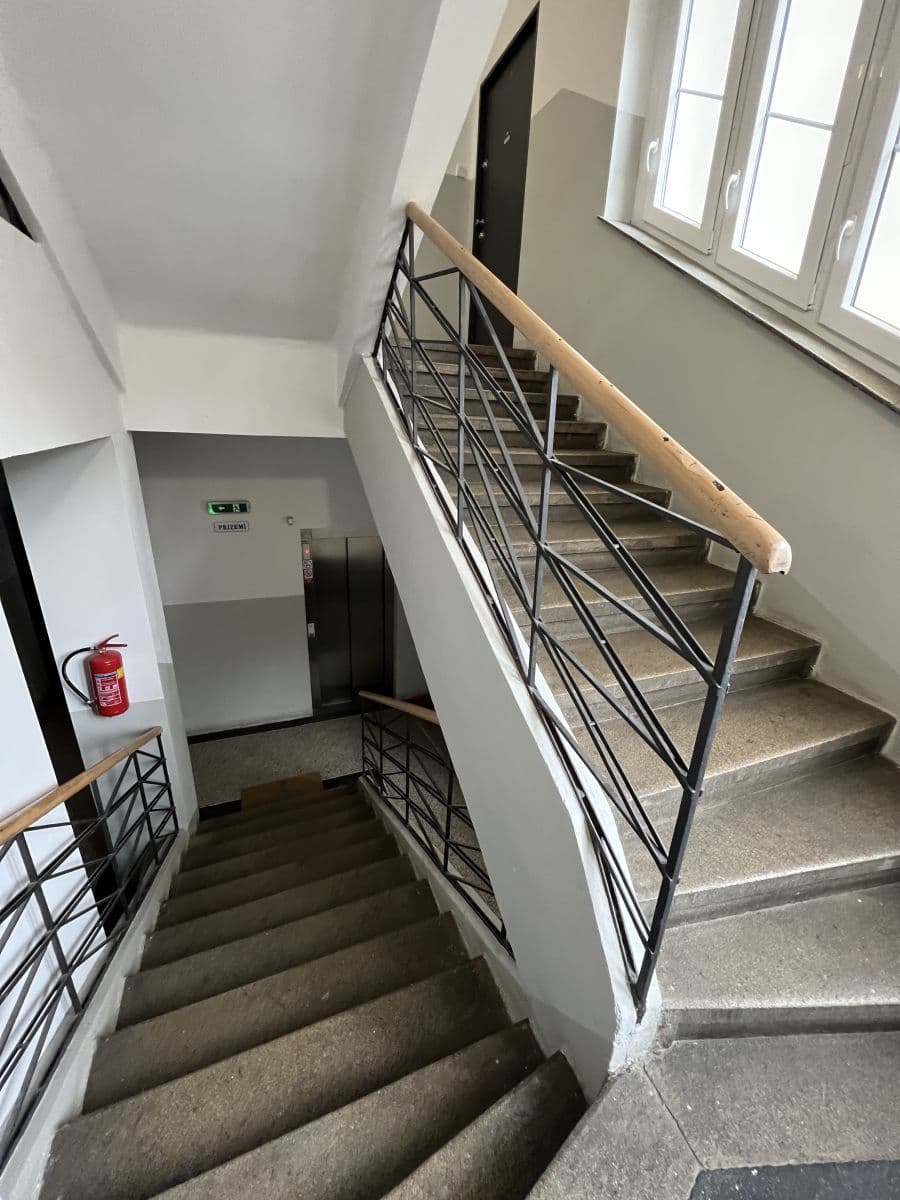 Prenájom bytu 1-izbový 37 m², Kovářská, Praha, Praha Prenájom bytu 1-izbový 37 m², Kovářská, Praha, Praha
