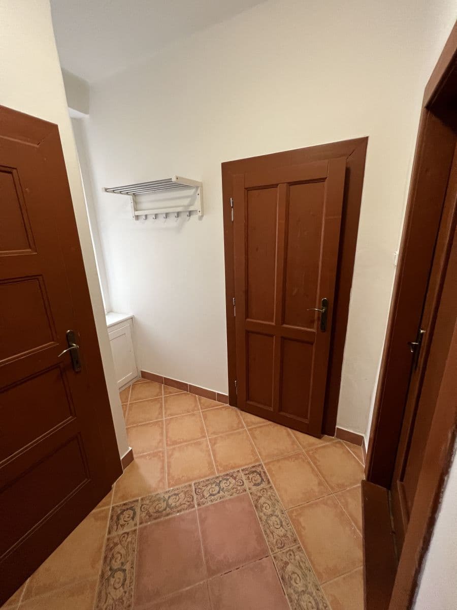 Prenájom bytu 1-izbový 37 m², Kovářská, Praha, Praha Prenájom bytu 1-izbový 37 m², Kovářská, Praha, Praha