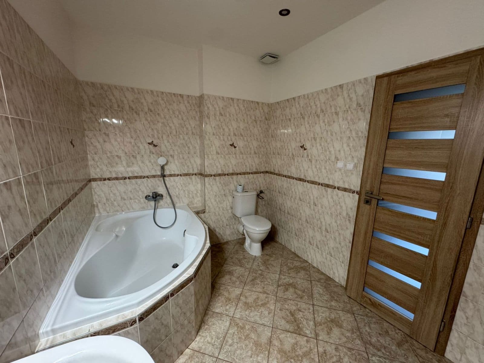 Prenájom bytu 2-izbový 47 m², Zahradní, Jílové u Prahy, Středočeský kraj Prenájom bytu 2-izbový 47 m², Zahradní, Jílové u Prahy, Středočeský kraj