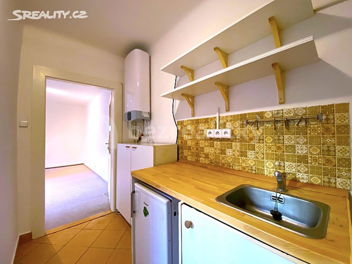 Prenájom bytu 1-izbový 28 m², Na Dolinách, Praha, Praha Prenájom bytu 1-izbový 28 m², Na Dolinách, Praha, Praha