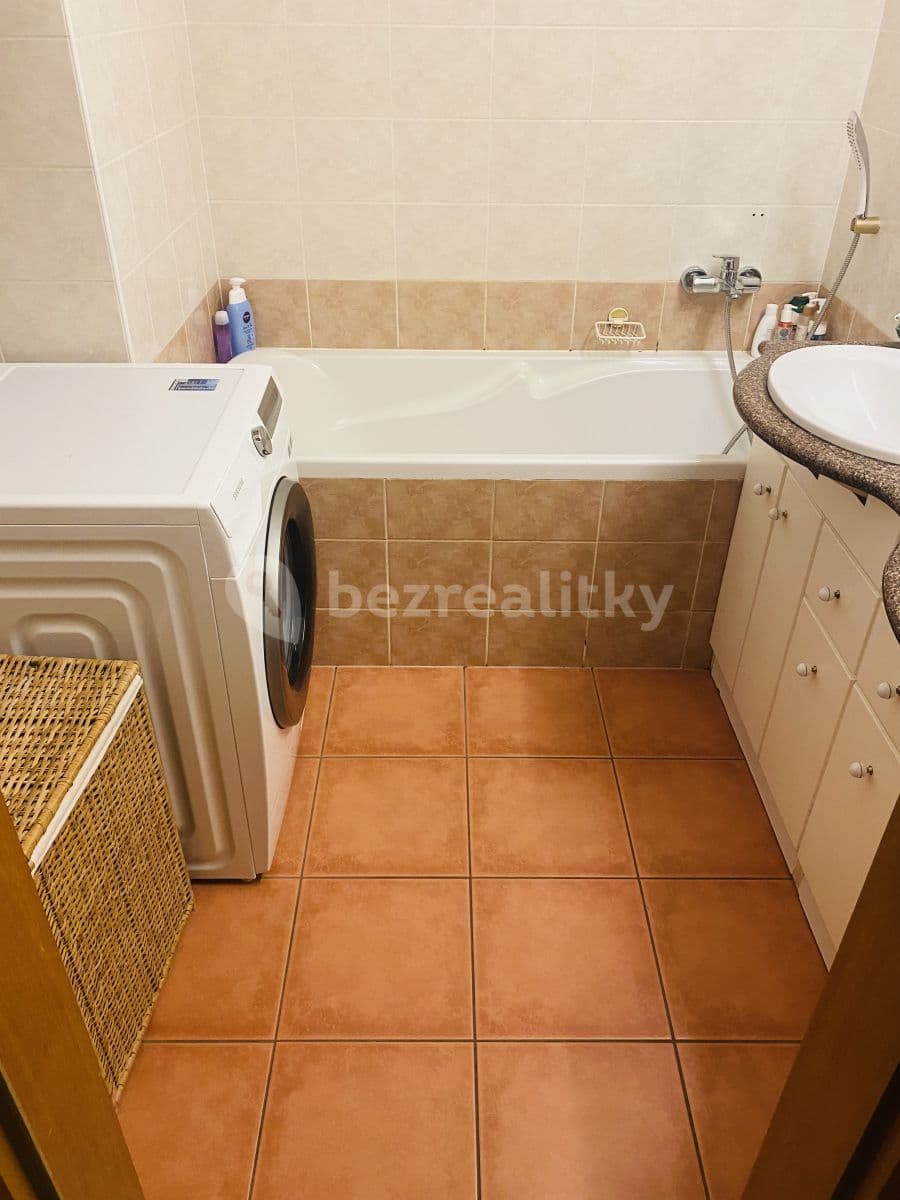 Prenájom bytu 3-izbový 63 m², Na Kavčí skále, Říčany, Středočeský kraj Prenájom bytu 3-izbový 63 m², Na Kavčí skále, Říčany, Středočeský kraj