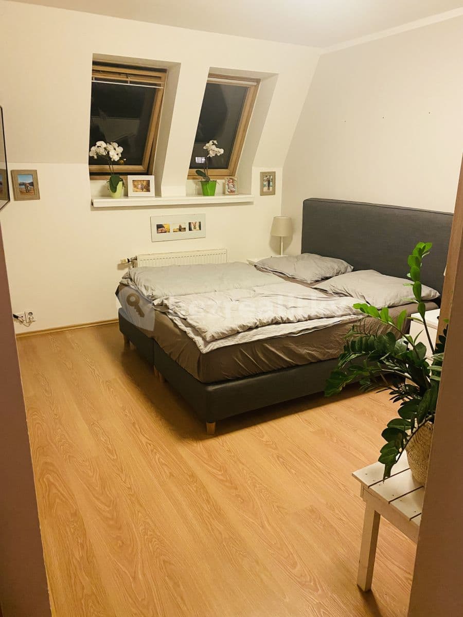 Prenájom bytu 3-izbový 63 m², Na Kavčí skále, Říčany, Středočeský kraj Prenájom bytu 3-izbový 63 m², Na Kavčí skále, Říčany, Středočeský kraj