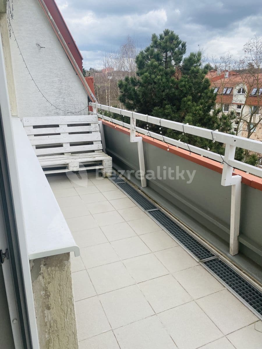 Prenájom bytu 3-izbový 63 m², Na Kavčí skále, Říčany, Středočeský kraj Prenájom bytu 3-izbový 63 m², Na Kavčí skále, Říčany, Středočeský kraj