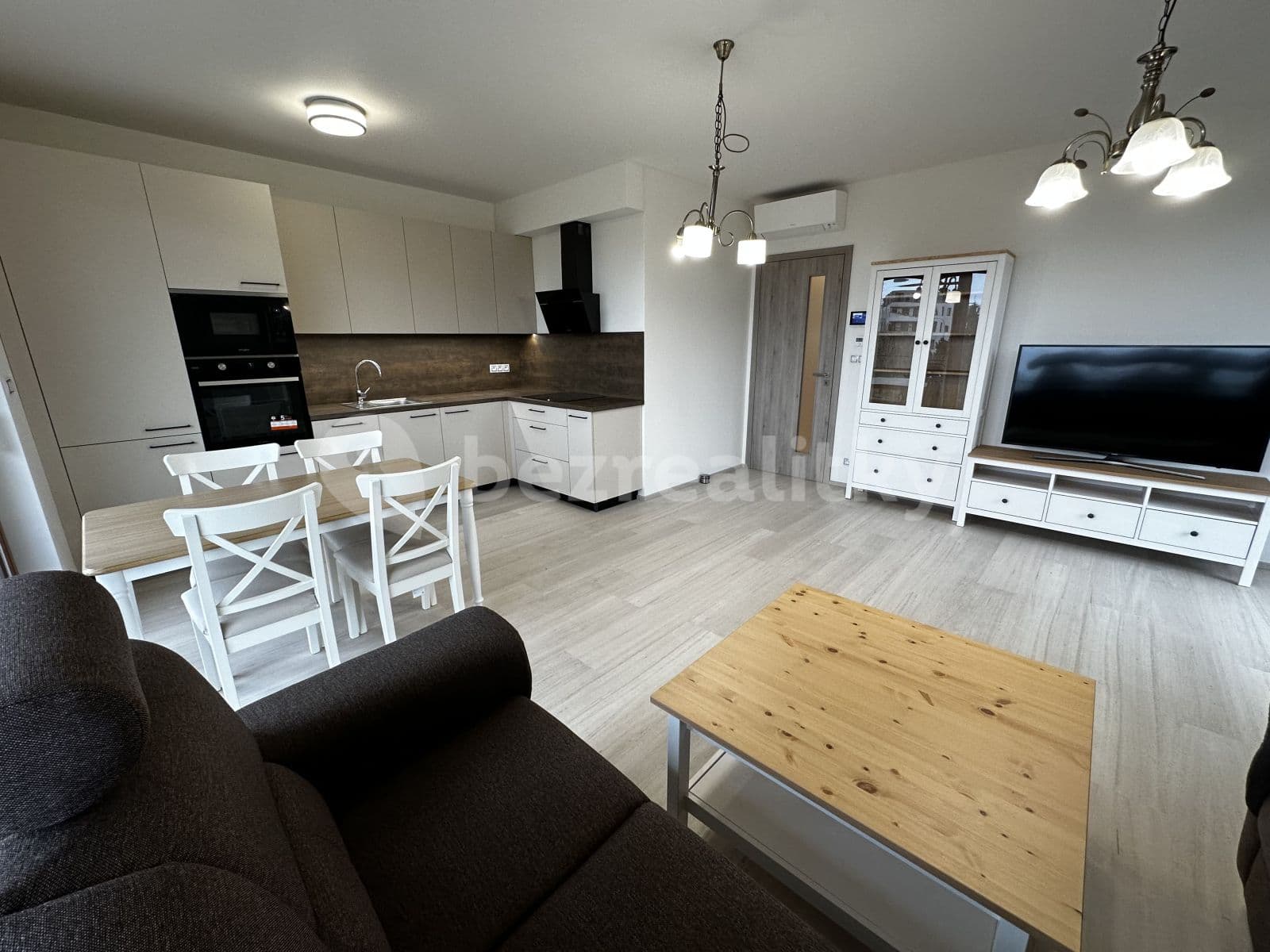 Prenájom bytu 2-izbový 83 m², Lučištníků, Praha, Praha Prenájom bytu 2-izbový 83 m², Lučištníků, Praha, Praha