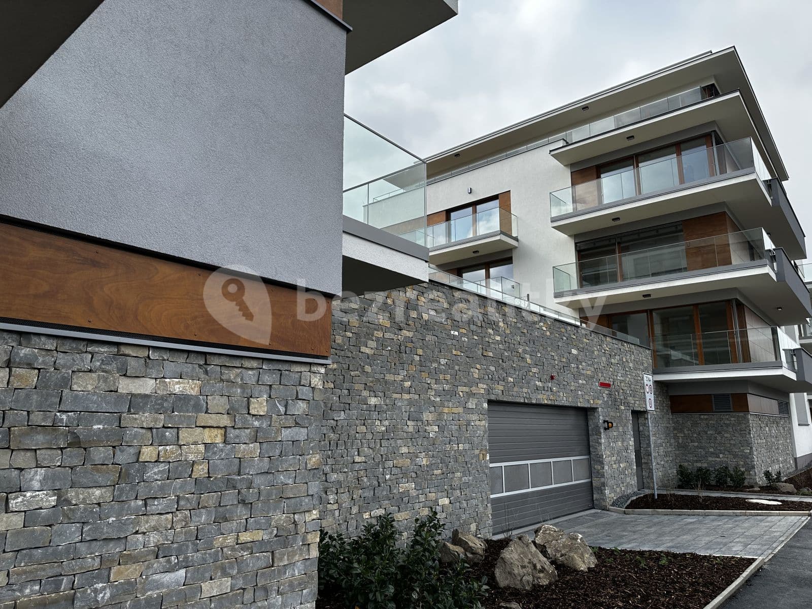 Prenájom bytu 2-izbový 83 m², Lučištníků, Praha, Praha Prenájom bytu 2-izbový 83 m², Lučištníků, Praha, Praha