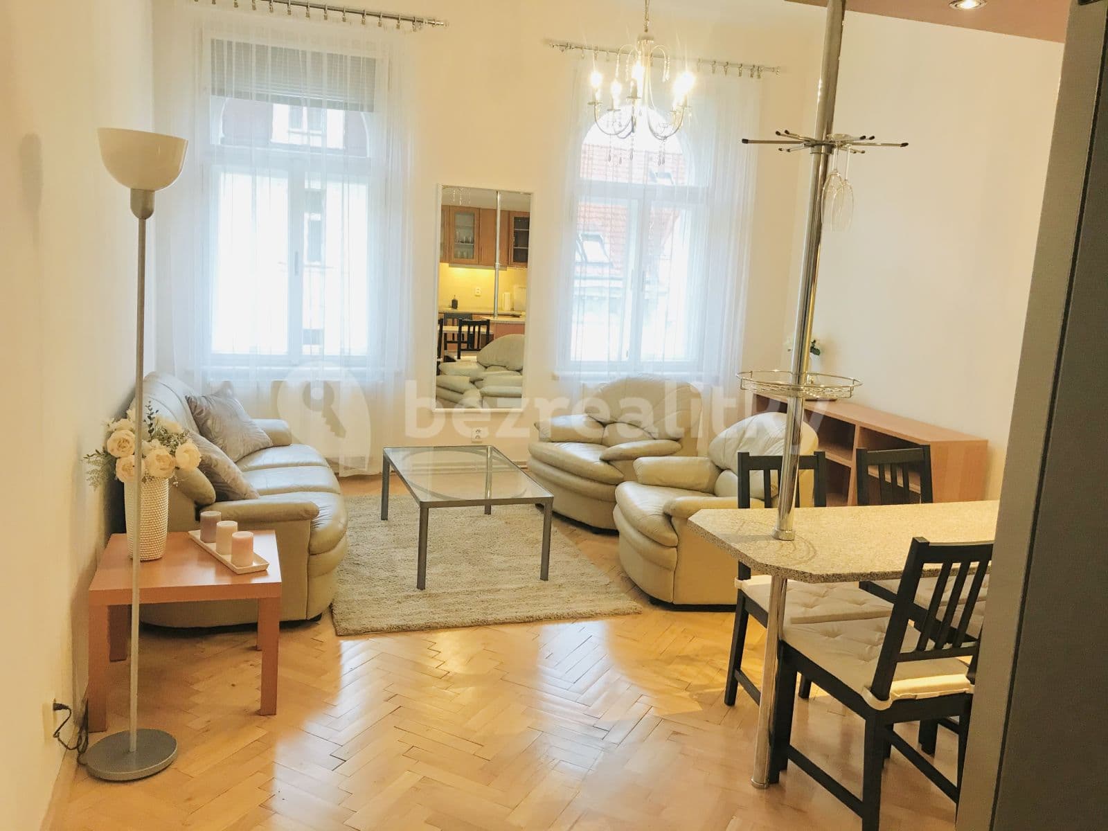Prenájom bytu 3-izbový 75 m², Budečská, Praha, Praha Prenájom bytu 3-izbový 75 m², Budečská, Praha, Praha