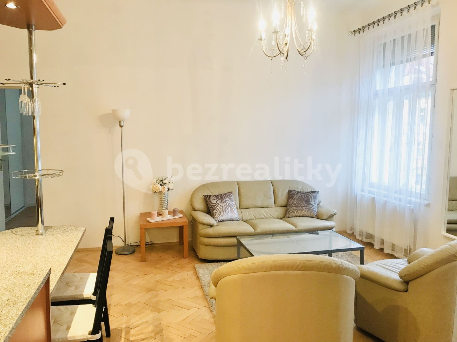 Prenájom bytu 3-izbový 75 m², Budečská, Praha, Praha Prenájom bytu 3-izbový 75 m², Budečská, Praha, Praha