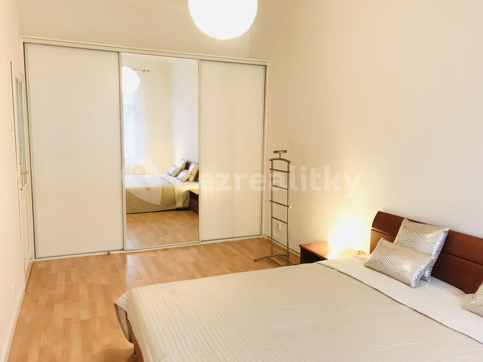 Prenájom bytu 3-izbový 75 m², Budečská, Praha, Praha Prenájom bytu 3-izbový 75 m², Budečská, Praha, Praha