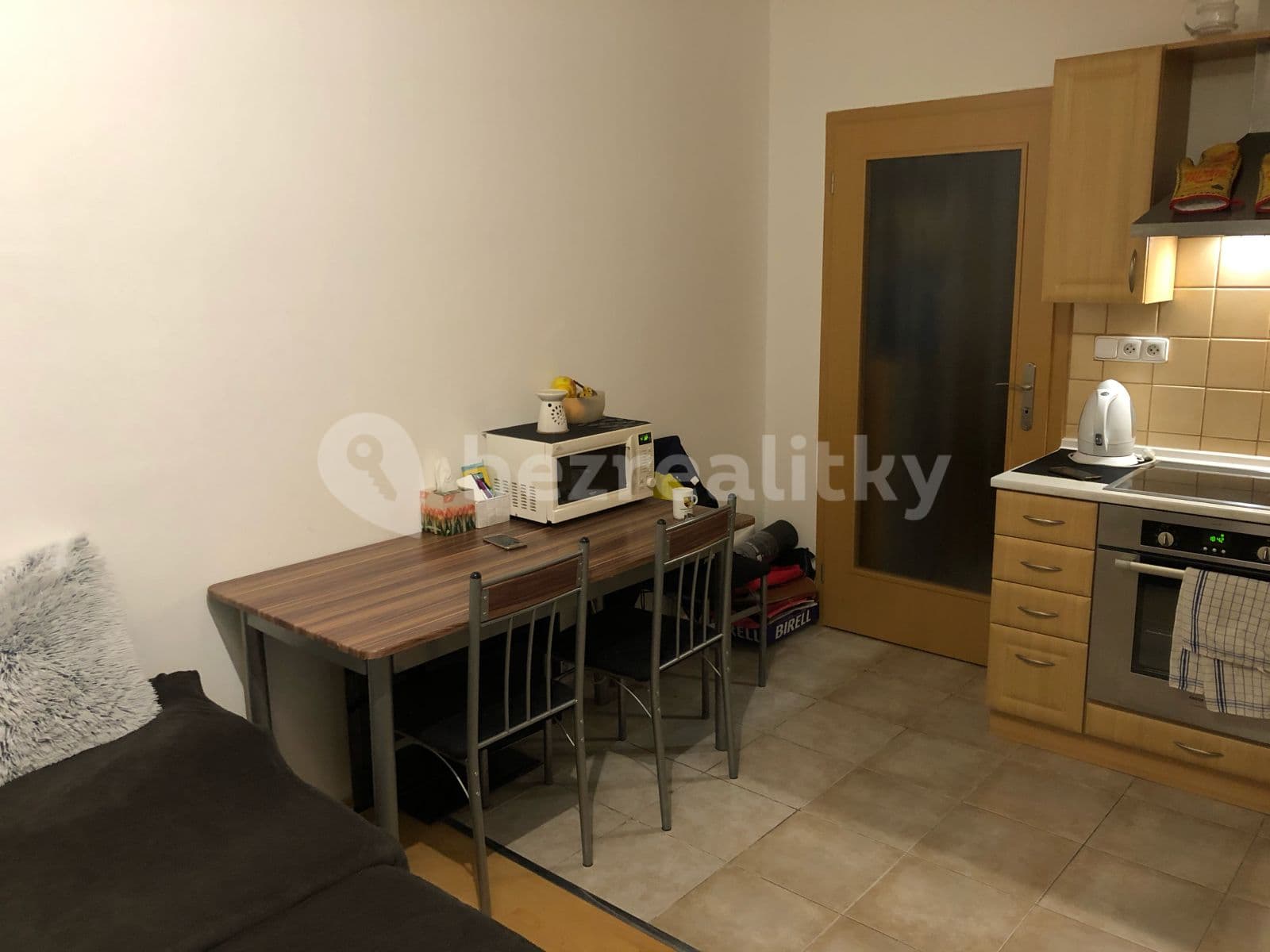 Prenájom bytu 1-izbový 30 m², Na Honech I, Zlín, Zlínský kraj Prenájom bytu 1-izbový 30 m², Na Honech I, Zlín, Zlínský kraj
