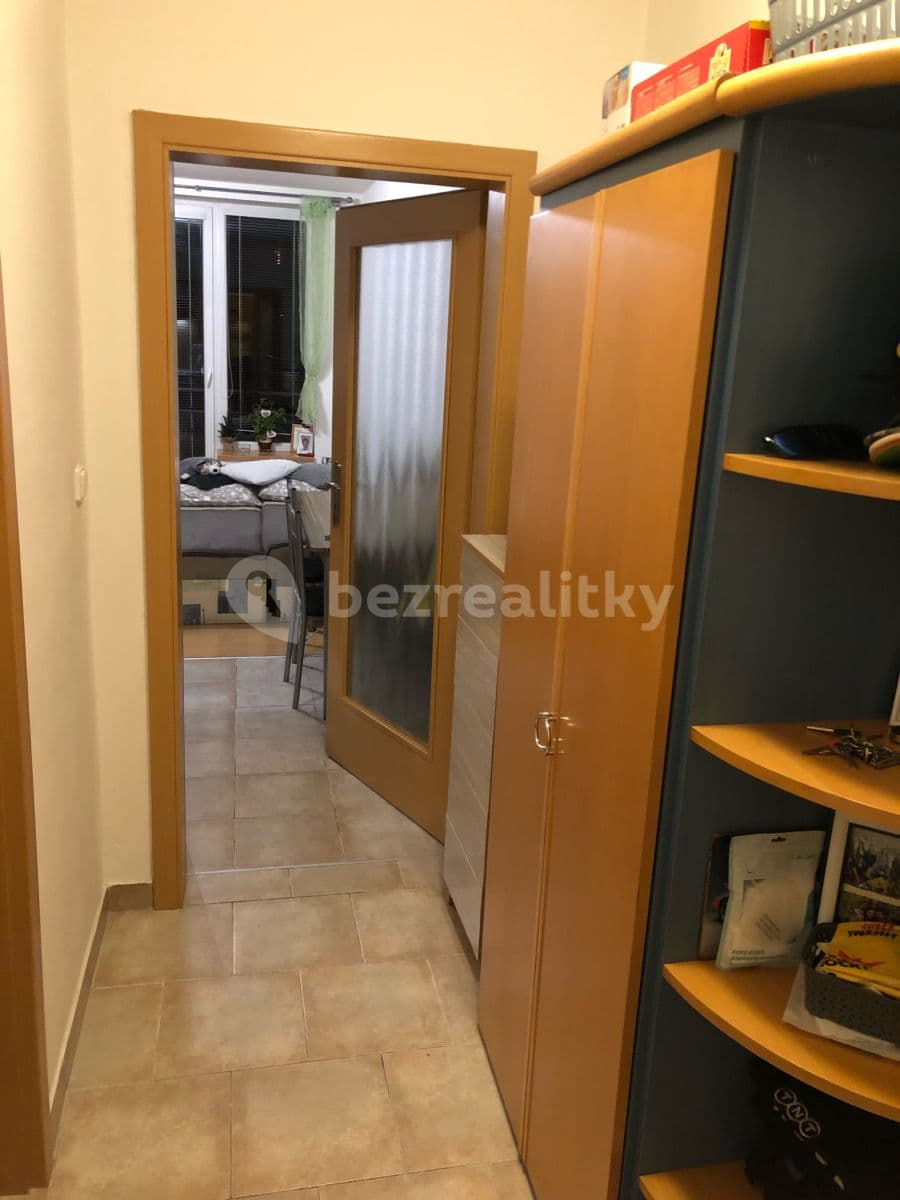 Prenájom bytu 1-izbový 30 m², Na Honech I, Zlín, Zlínský kraj Prenájom bytu 1-izbový 30 m², Na Honech I, Zlín, Zlínský kraj