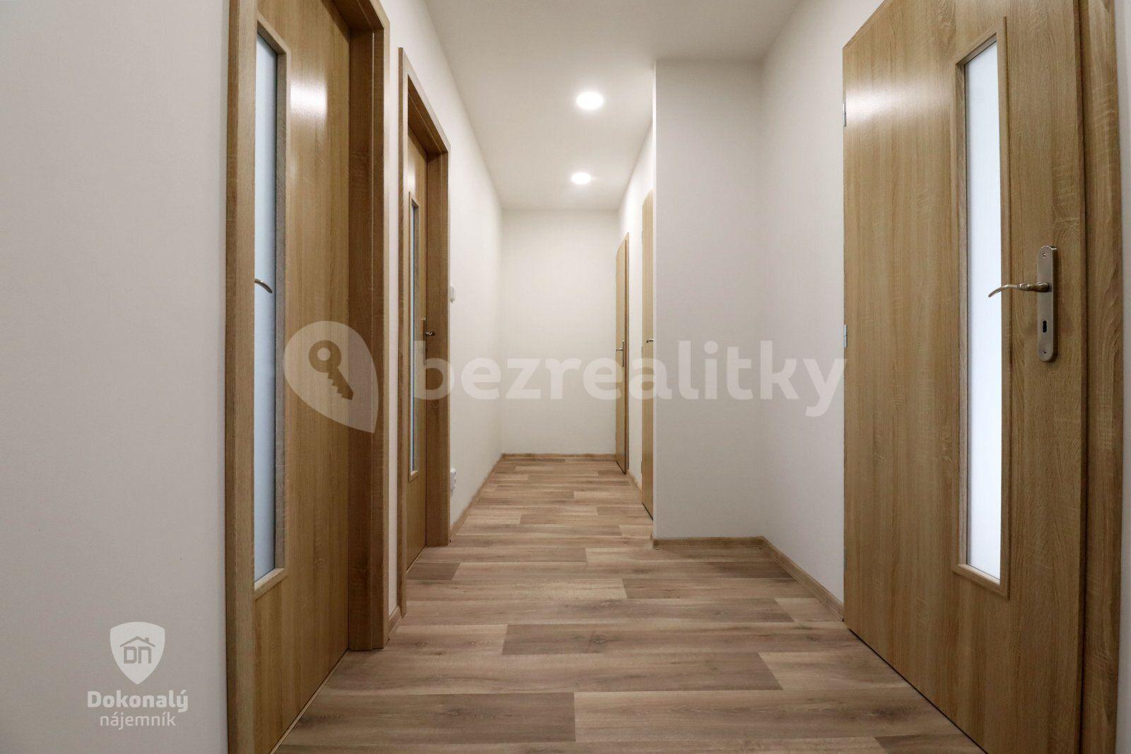 Prenájom bytu 3-izbový 58 m², Novodvorská, Praha, Praha