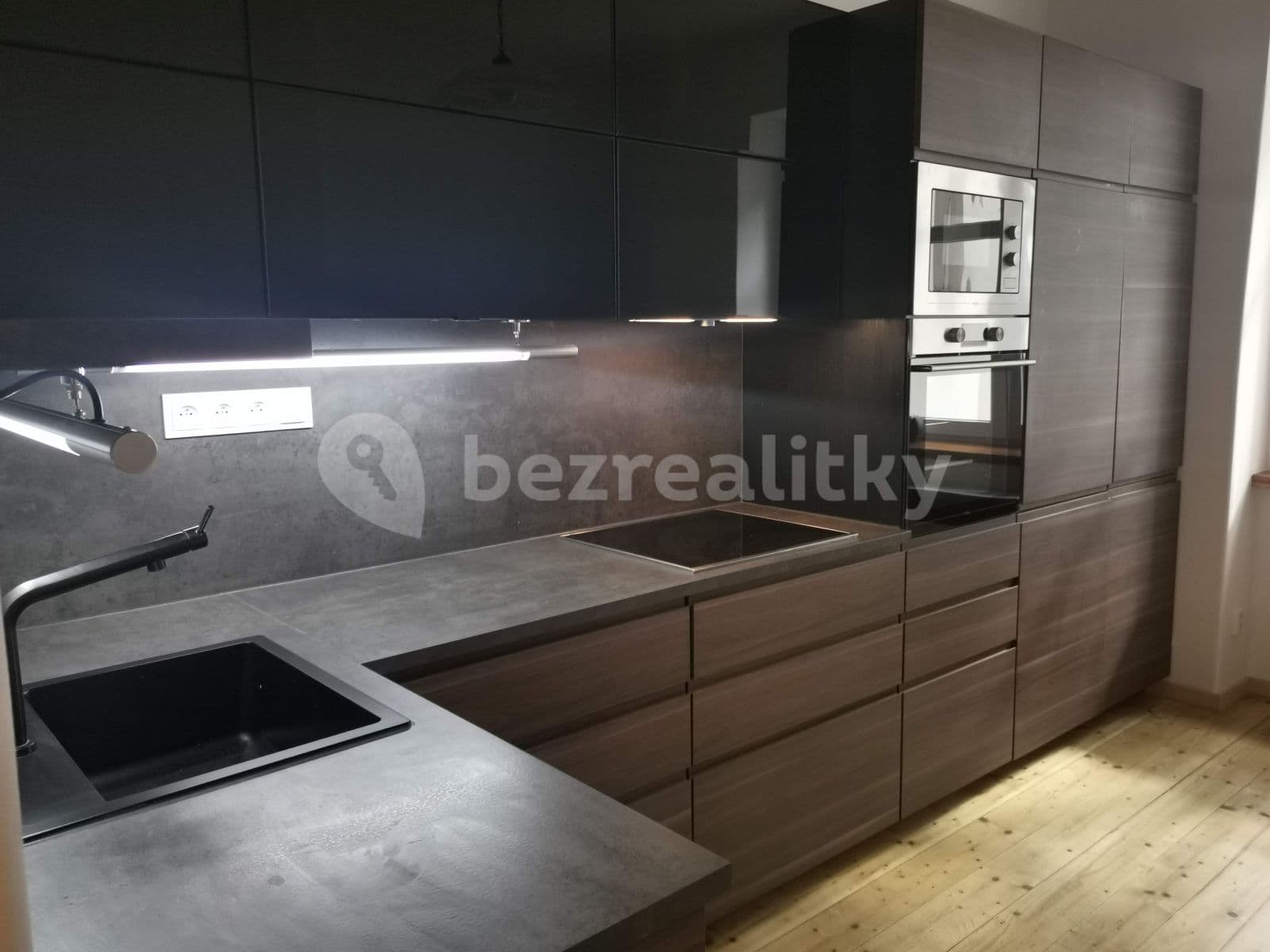 Prenájom bytu 2-izbový 73 m², Žerotínova, Praha, Praha Prenájom bytu 2-izbový 73 m², Žerotínova, Praha, Praha