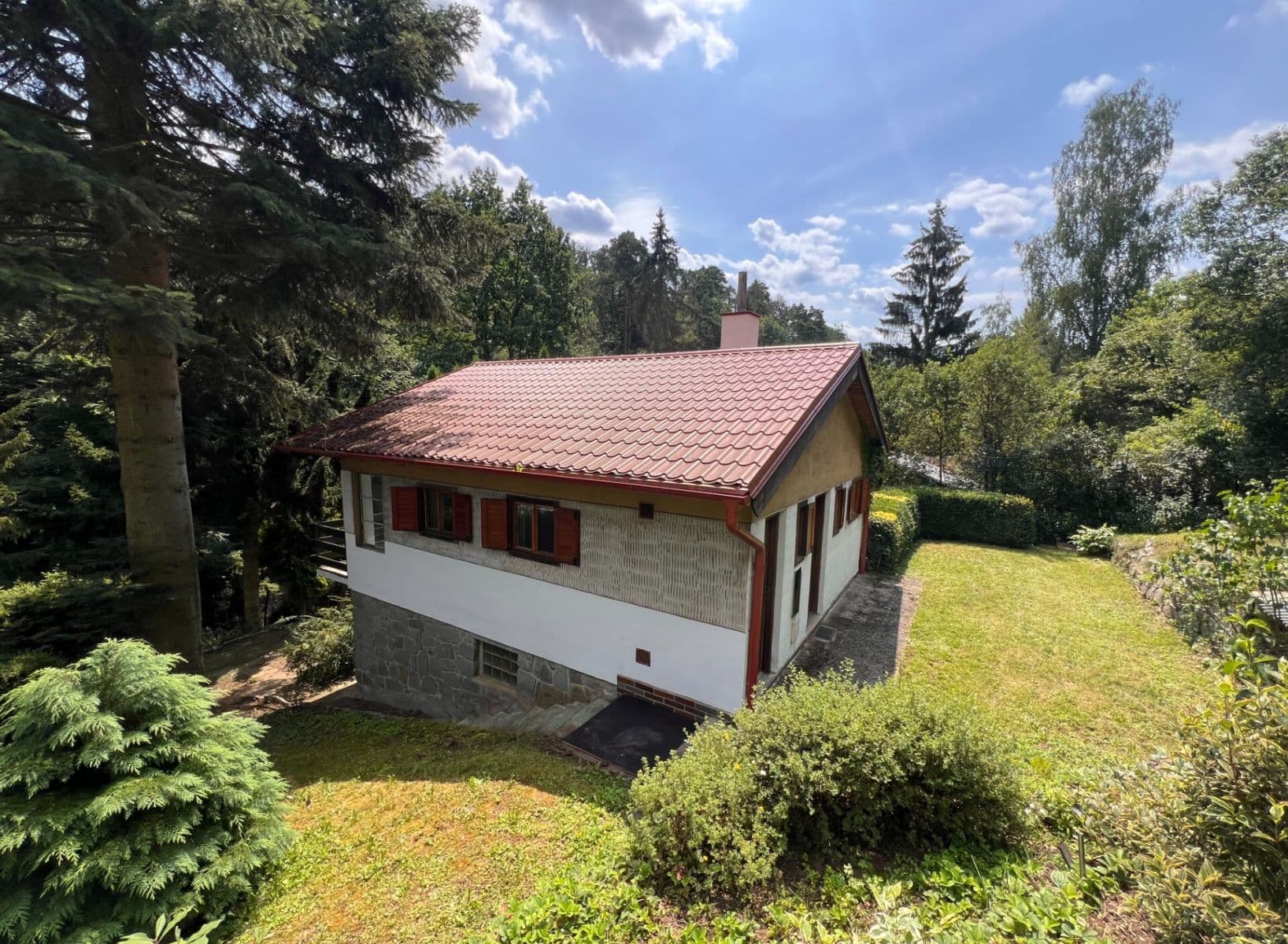 Predaj rekreačného objektu 72 m², pozemek 590 m², Slapy, Středočeský kraj Predaj rekreačného objektu 72 m², pozemek 590 m², Slapy, Středočeský kraj