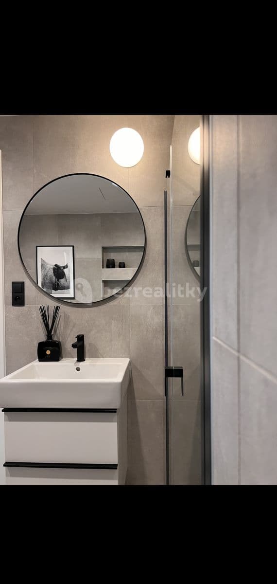 Prenájom bytu 2-izbový 61 m², Počernická, Praha, Praha Prenájom bytu 2-izbový 61 m², Počernická, Praha, Praha