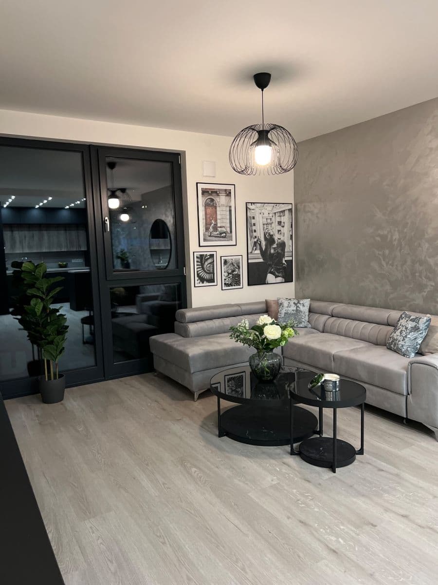 Prenájom bytu 2-izbový 61 m², Počernická, Praha, Praha Prenájom bytu 2-izbový 61 m², Počernická, Praha, Praha