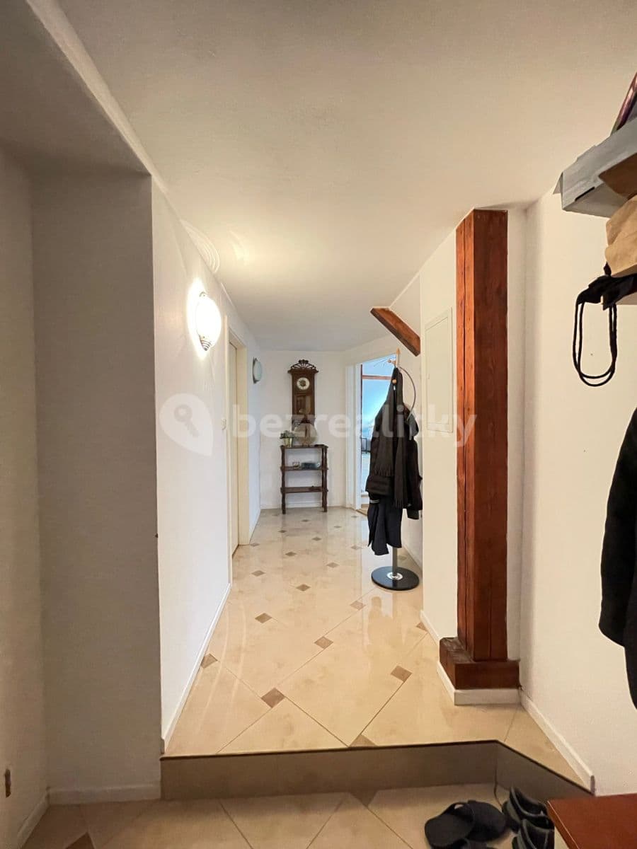 Prenájom bytu 4-izbový 189 m², Seifertova, Praha, Praha Prenájom bytu 4-izbový 189 m², Seifertova, Praha, Praha