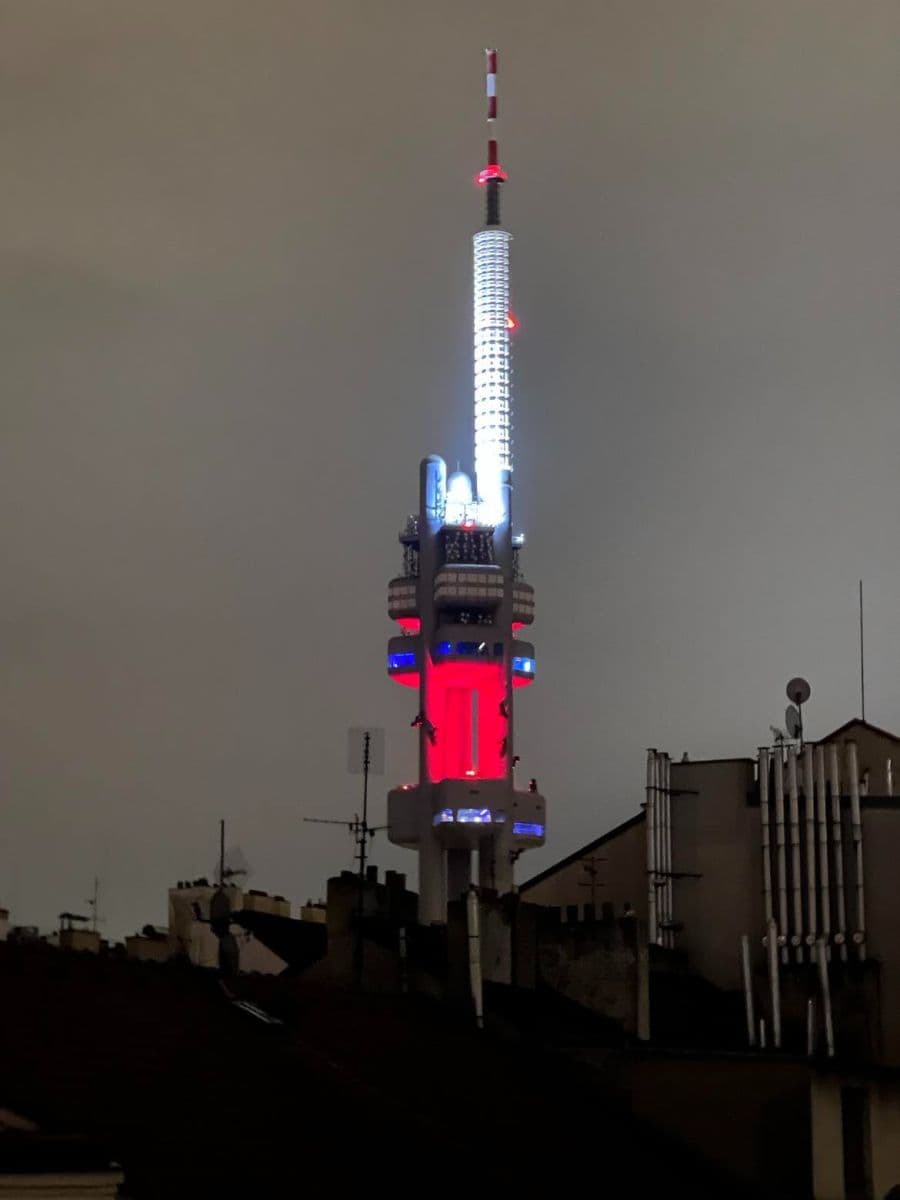 Prenájom bytu 4-izbový 189 m², Seifertova, Praha, Praha Prenájom bytu 4-izbový 189 m², Seifertova, Praha, Praha