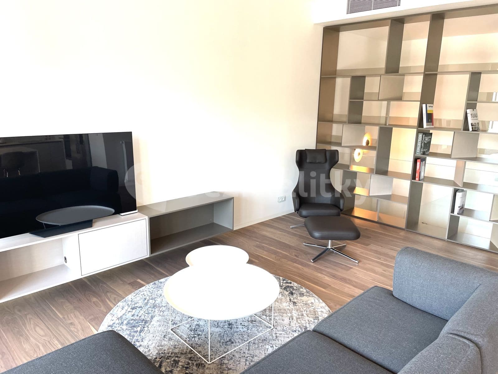Prenájom bytu 3-izbový 145 m², Sanderova, Praha, Praha Prenájom bytu 3-izbový 145 m², Sanderova, Praha, Praha