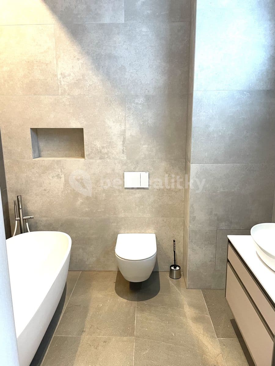 Prenájom bytu 3-izbový 145 m², Sanderova, Praha, Praha Prenájom bytu 3-izbový 145 m², Sanderova, Praha, Praha