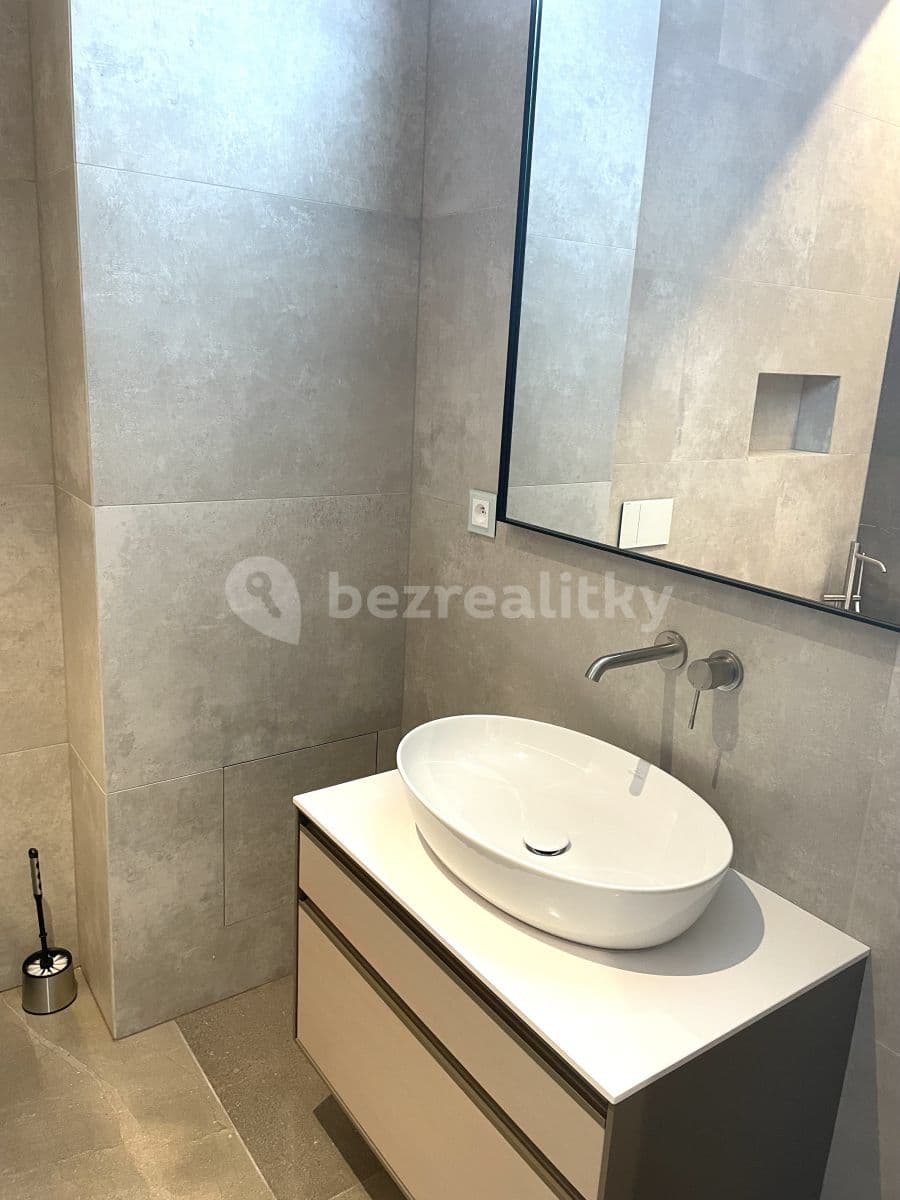 Prenájom bytu 3-izbový 145 m², Sanderova, Praha, Praha Prenájom bytu 3-izbový 145 m², Sanderova, Praha, Praha