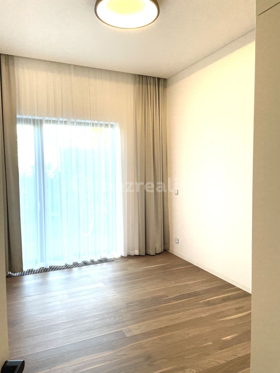 Prenájom bytu 3-izbový 145 m², Sanderova, Praha, Praha Prenájom bytu 3-izbový 145 m², Sanderova, Praha, Praha