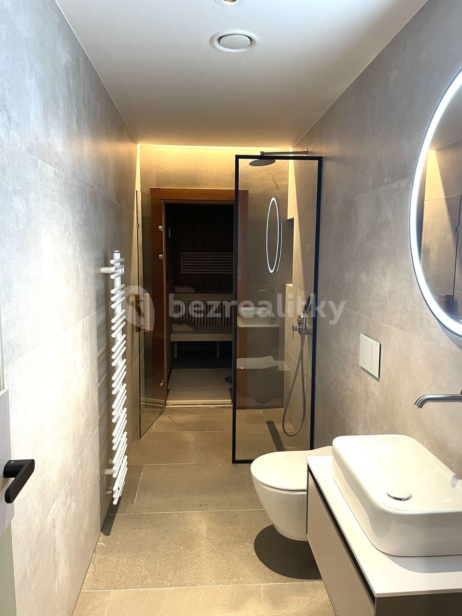 Prenájom bytu 3-izbový 145 m², Sanderova, Praha, Praha Prenájom bytu 3-izbový 145 m², Sanderova, Praha, Praha