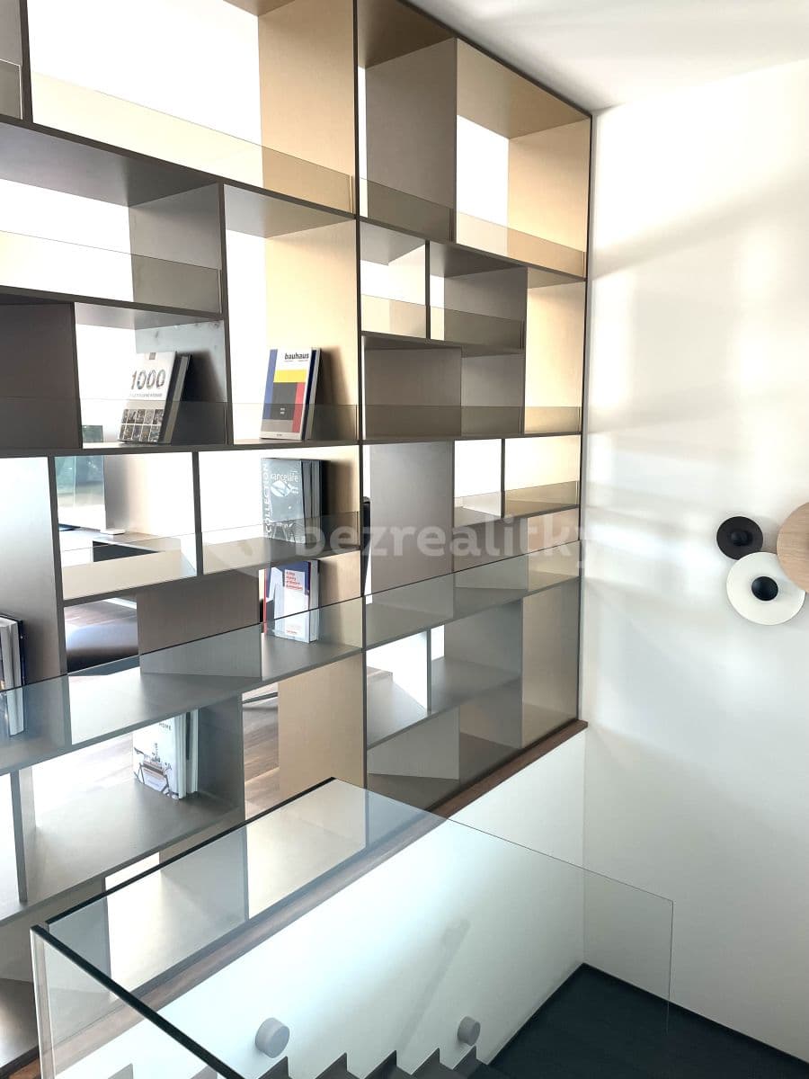 Prenájom bytu 3-izbový 145 m², Sanderova, Praha, Praha Prenájom bytu 3-izbový 145 m², Sanderova, Praha, Praha