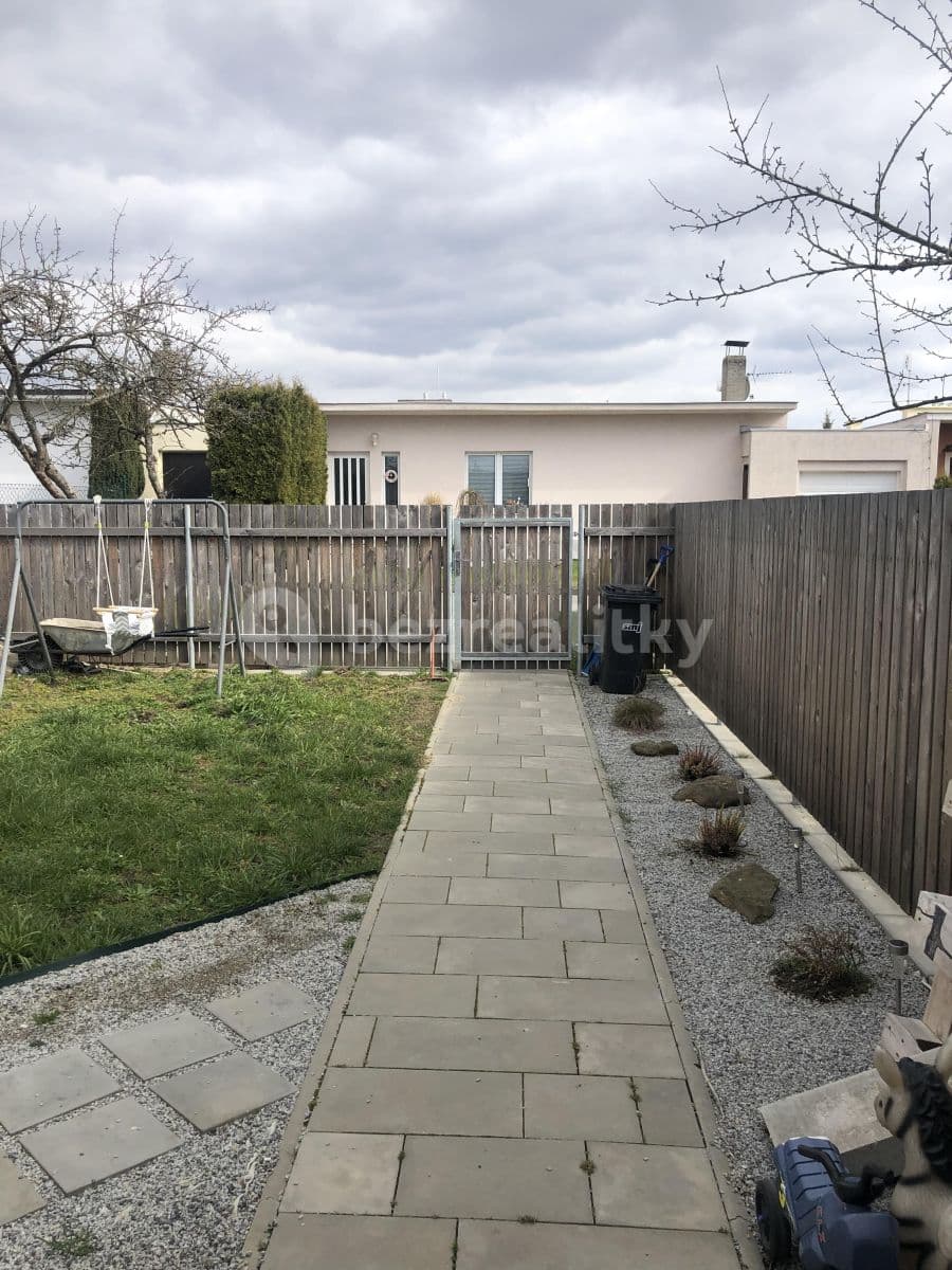 Prenájom bytu 2-izbový 44 m², Nová, Jihlava, Kraj Vysočina Prenájom bytu 2-izbový 44 m², Nová, Jihlava, Kraj Vysočina