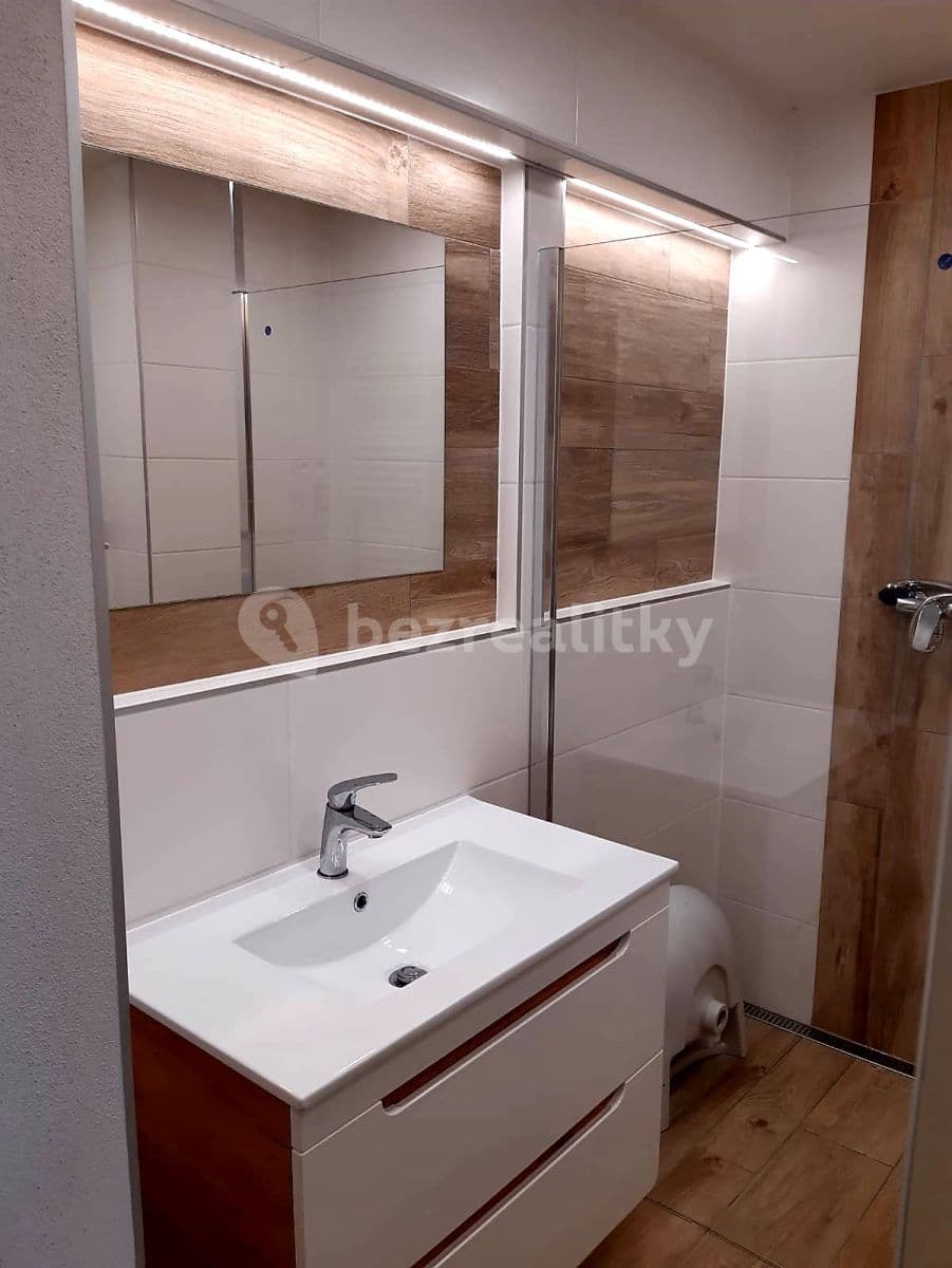 Prenájom bytu 1-izbový 37 m², U Velkého rybníka, Plzeň, Plzeňský kraj Prenájom bytu 1-izbový 37 m², U Velkého rybníka, Plzeň, Plzeňský kraj