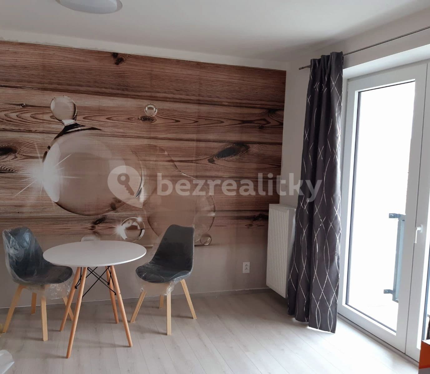 Prenájom bytu 1-izbový 37 m², U Velkého rybníka, Plzeň, Plzeňský kraj Prenájom bytu 1-izbový 37 m², U Velkého rybníka, Plzeň, Plzeňský kraj