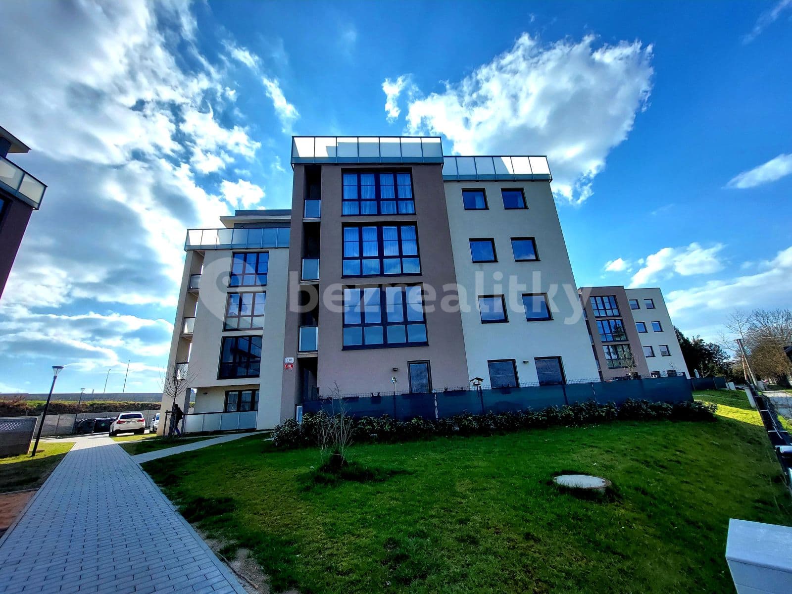 Prenájom bytu 1-izbový 37 m², U Velkého rybníka, Plzeň, Plzeňský kraj Prenájom bytu 1-izbový 37 m², U Velkého rybníka, Plzeň, Plzeňský kraj