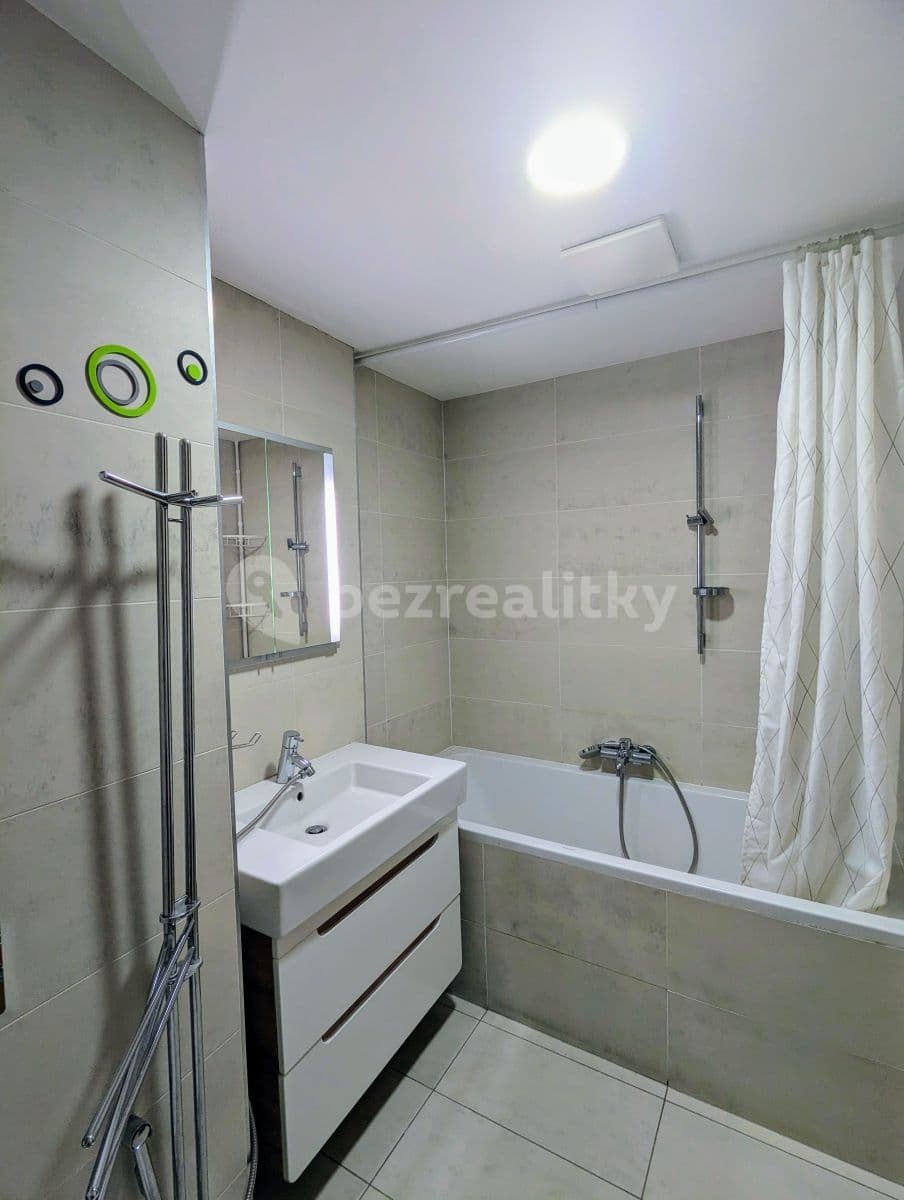 Prenájom bytu 2-izbový 81 m², Ke Kapslovně, Praha, Praha Prenájom bytu 2-izbový 81 m², Ke Kapslovně, Praha, Praha