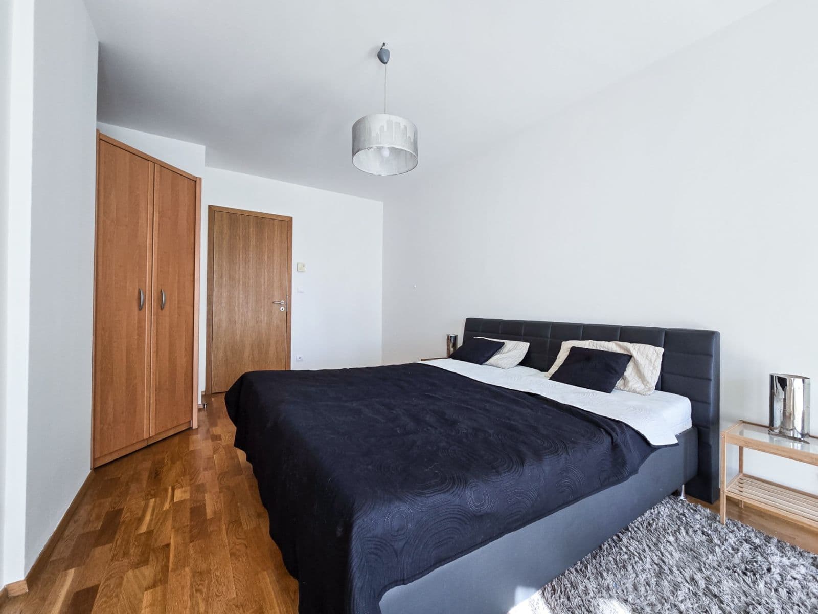 Prenájom bytu 2-izbový 81 m², Ke Kapslovně, Praha, Praha Prenájom bytu 2-izbový 81 m², Ke Kapslovně, Praha, Praha