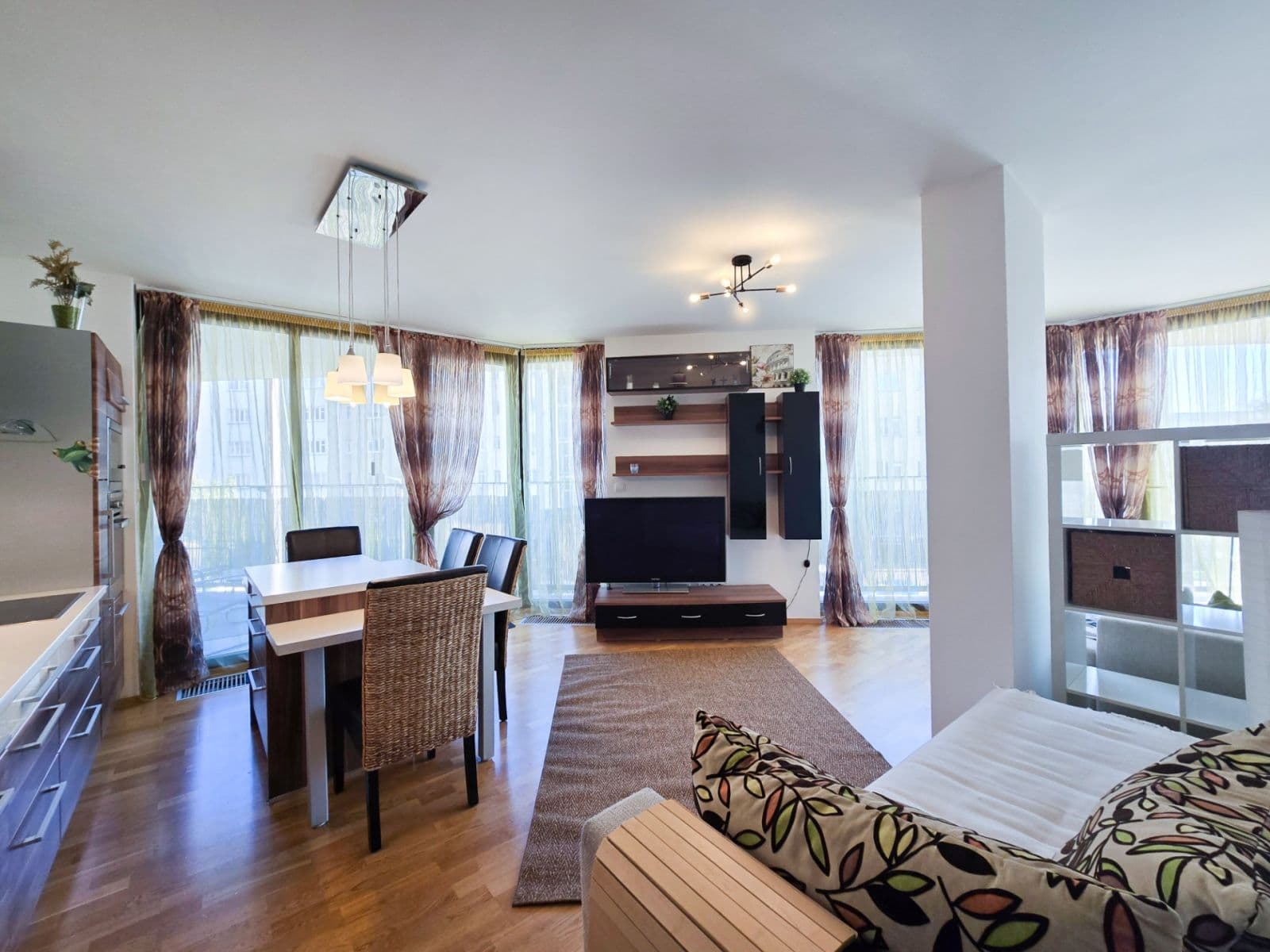 Prenájom bytu 2-izbový 81 m², Ke Kapslovně, Praha, Praha Prenájom bytu 2-izbový 81 m², Ke Kapslovně, Praha, Praha