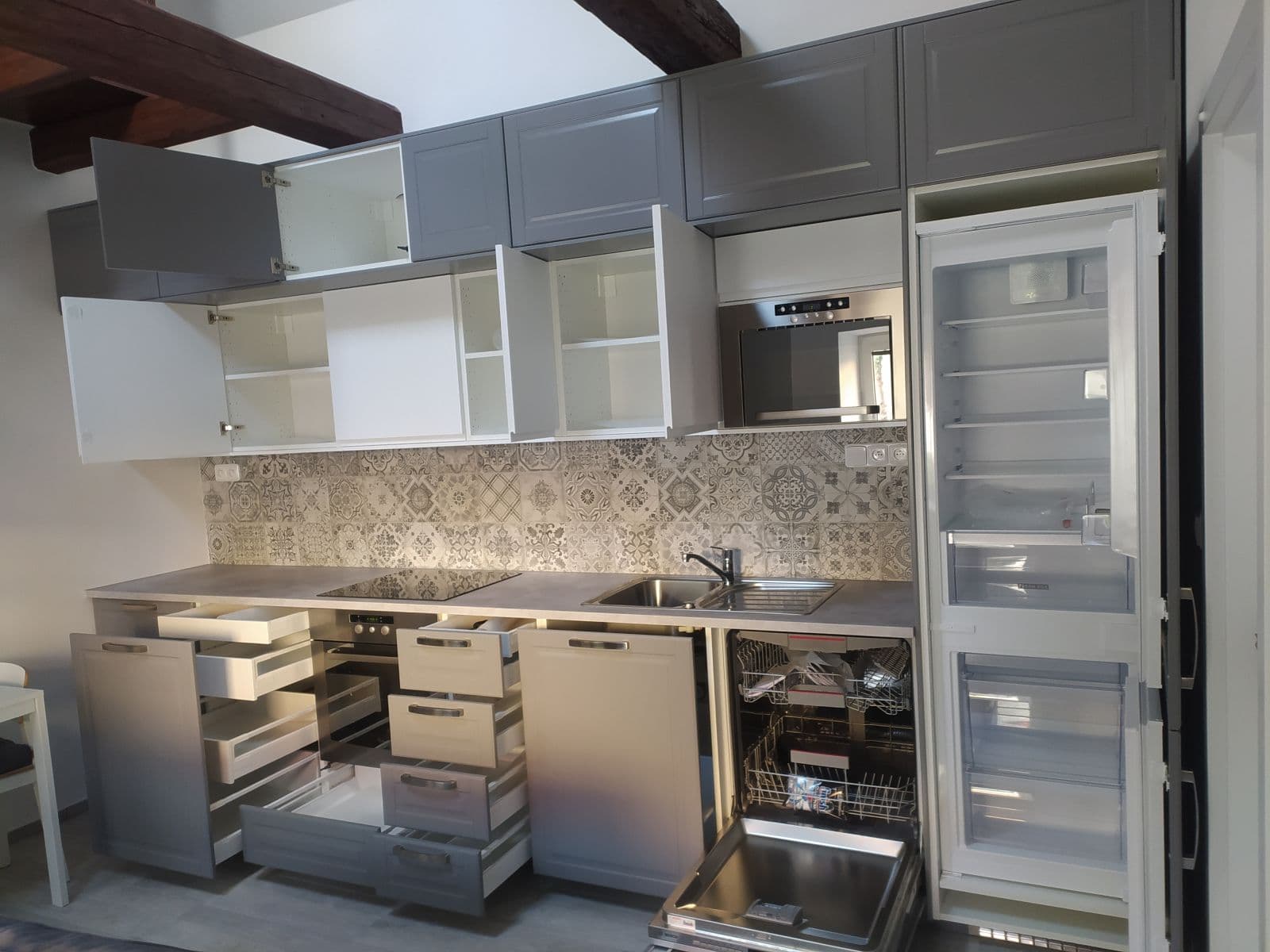 Prenájom bytu 2-izbový 46 m², Čisovická, Mníšek pod Brdy, Středočeský kraj Prenájom bytu 2-izbový 46 m², Čisovická, Mníšek pod Brdy, Středočeský kraj