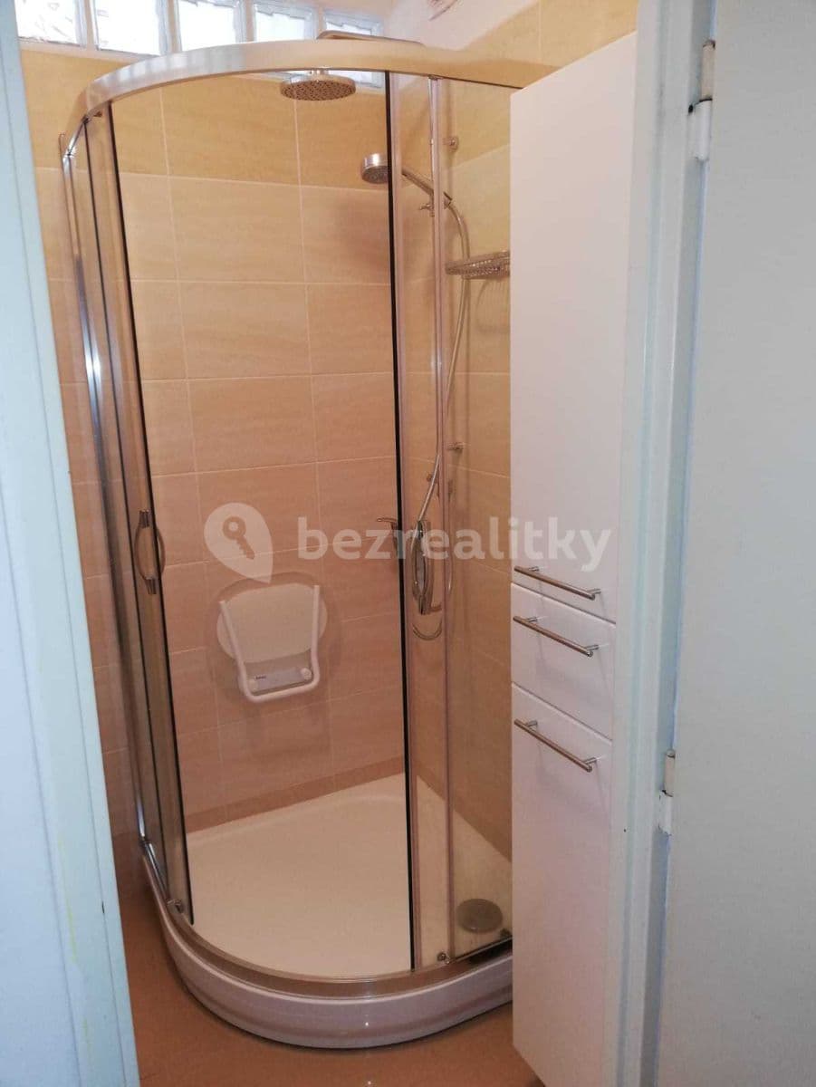 Prenájom bytu 2-izbový 52 m², Chelčického, Zlín, Zlínský kraj Prenájom bytu 2-izbový 52 m², Chelčického, Zlín, Zlínský kraj