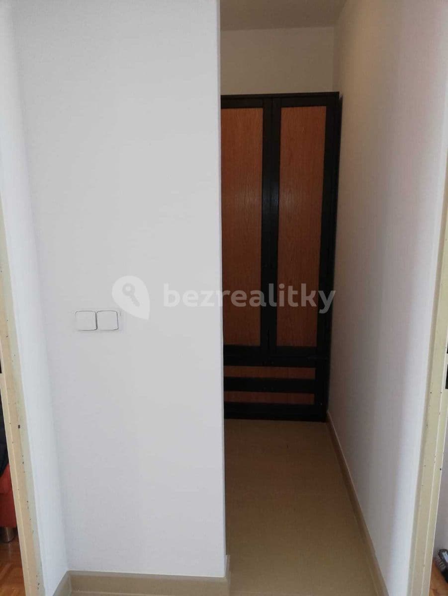 Prenájom bytu 2-izbový 52 m², Chelčického, Zlín, Zlínský kraj Prenájom bytu 2-izbový 52 m², Chelčického, Zlín, Zlínský kraj