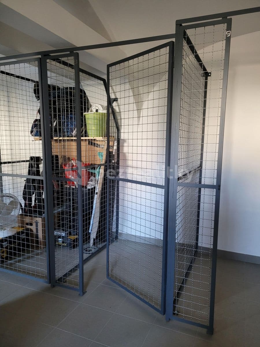 Prenájom bytu 1-izbový 37 m², Zlončice, Středočeský kraj Prenájom bytu 1-izbový 37 m², Zlončice, Středočeský kraj