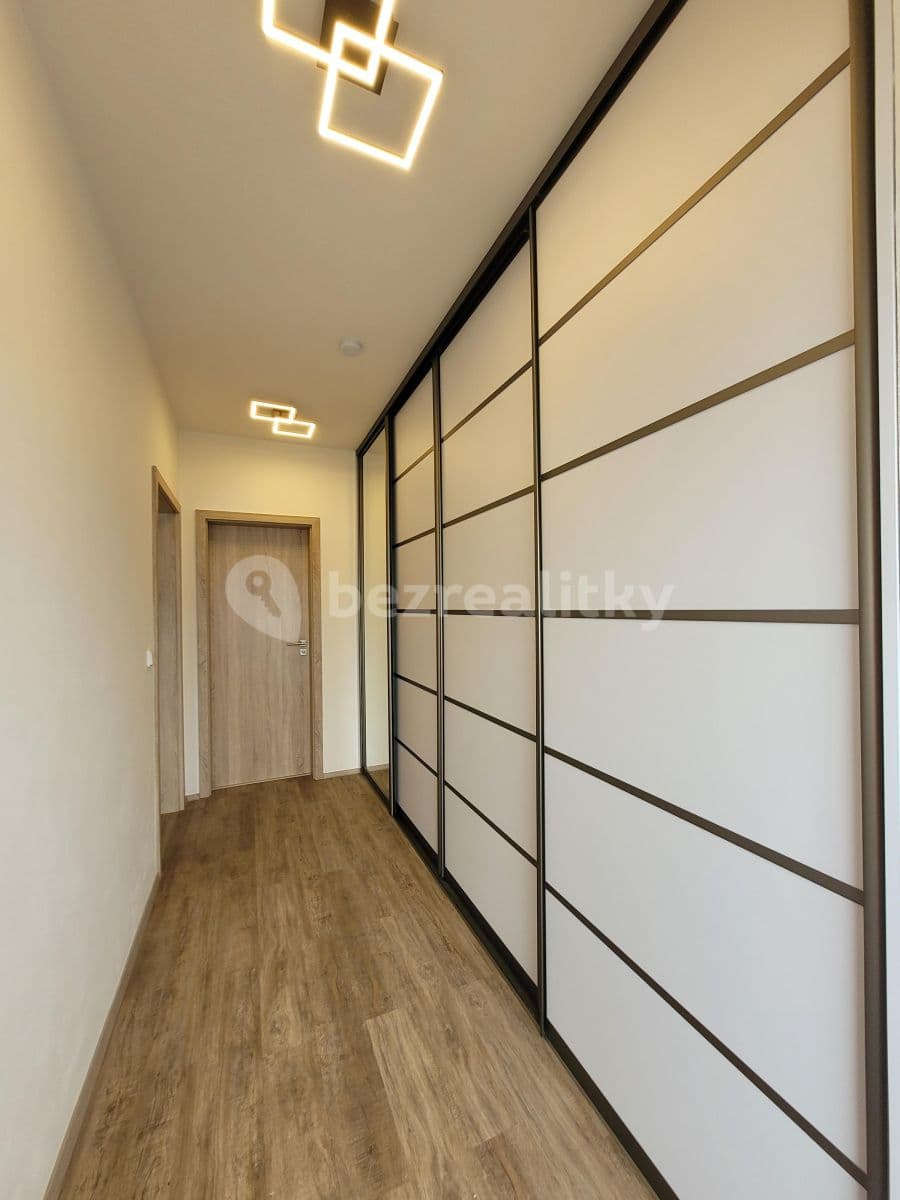 Prenájom bytu 1-izbový 37 m², Zlončice, Středočeský kraj Prenájom bytu 1-izbový 37 m², Zlončice, Středočeský kraj