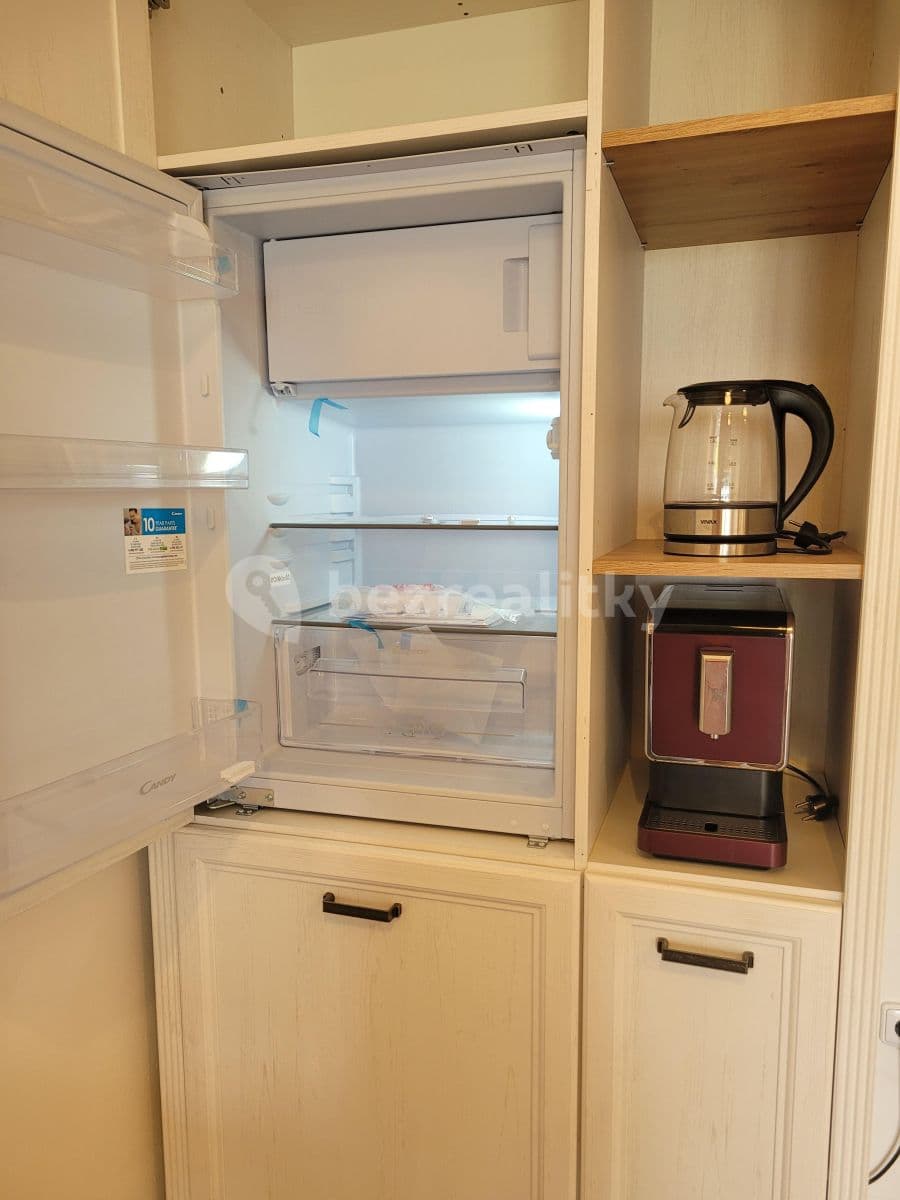 Prenájom bytu 1-izbový 37 m², Zlončice, Středočeský kraj Prenájom bytu 1-izbový 37 m², Zlončice, Středočeský kraj