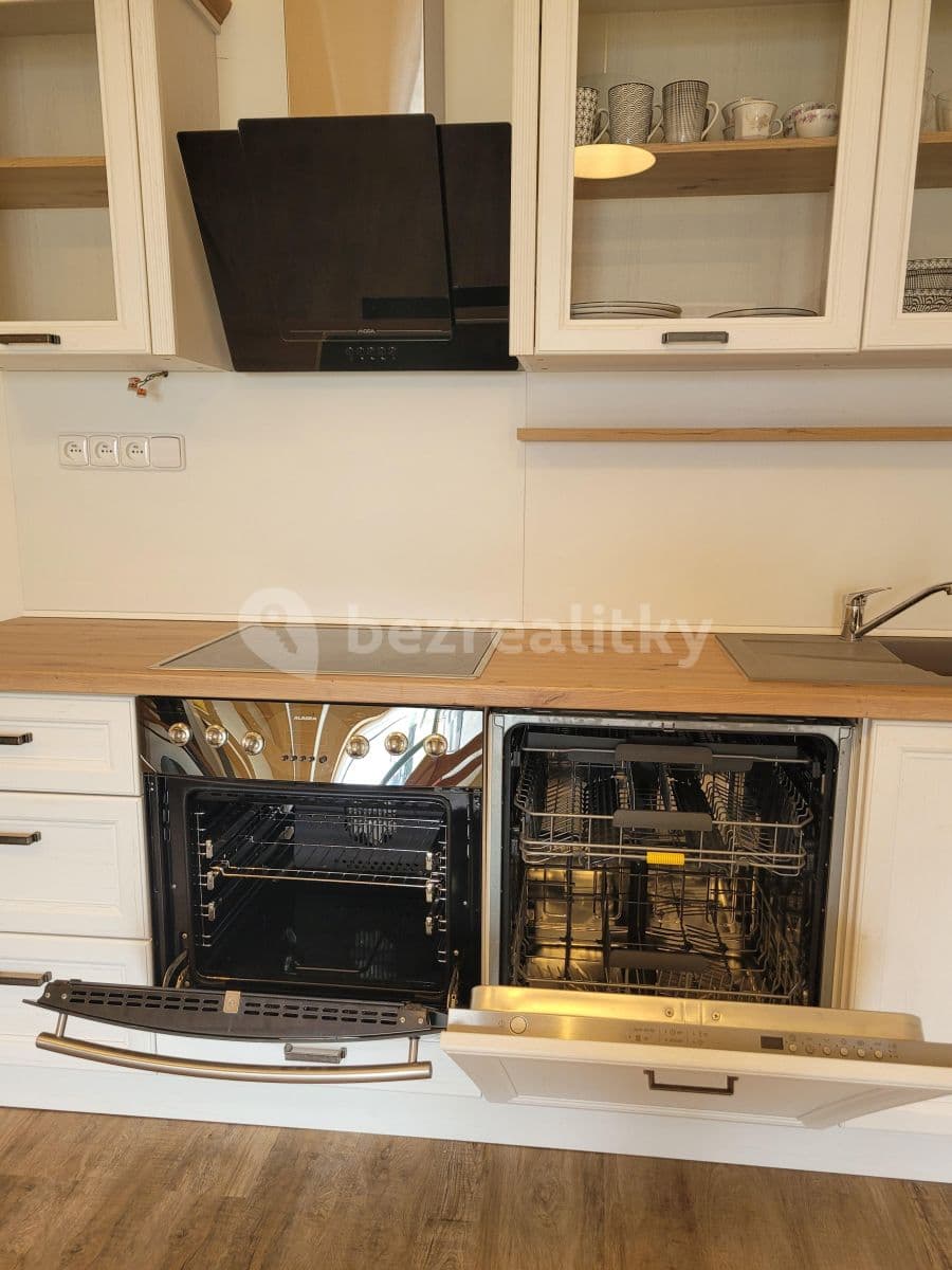 Prenájom bytu 1-izbový 37 m², Zlončice, Středočeský kraj Prenájom bytu 1-izbový 37 m², Zlončice, Středočeský kraj