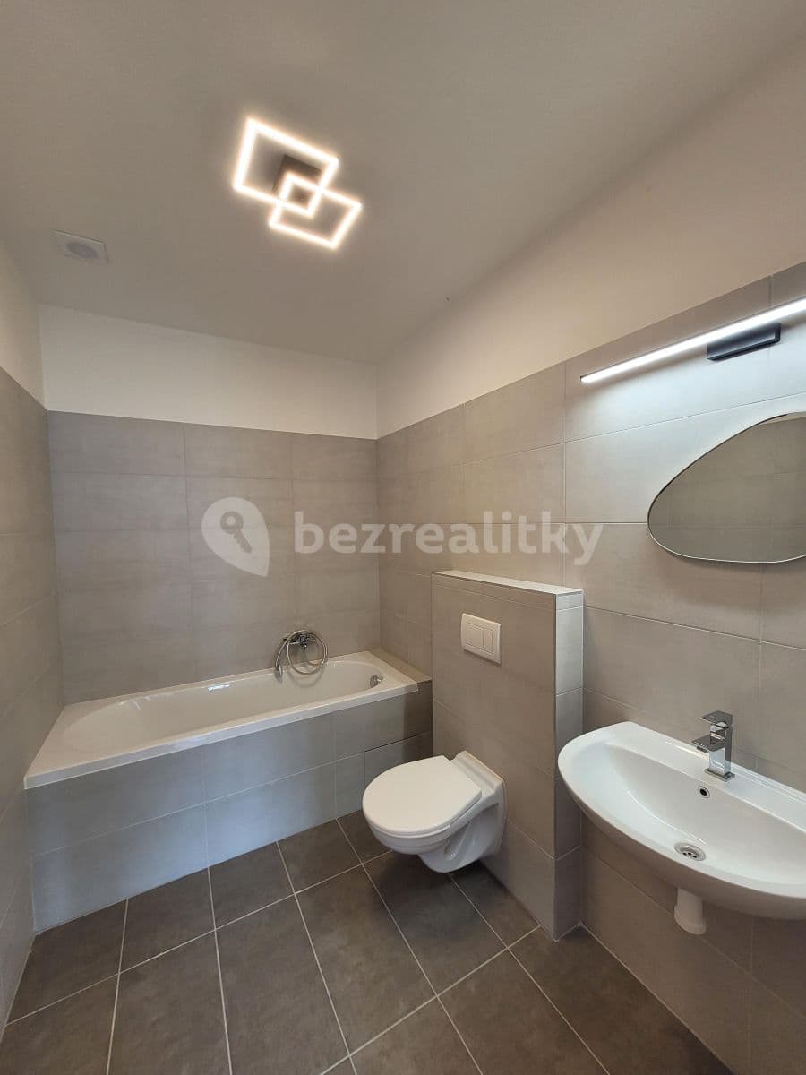 Prenájom bytu 1-izbový 37 m², Zlončice, Středočeský kraj Prenájom bytu 1-izbový 37 m², Zlončice, Středočeský kraj