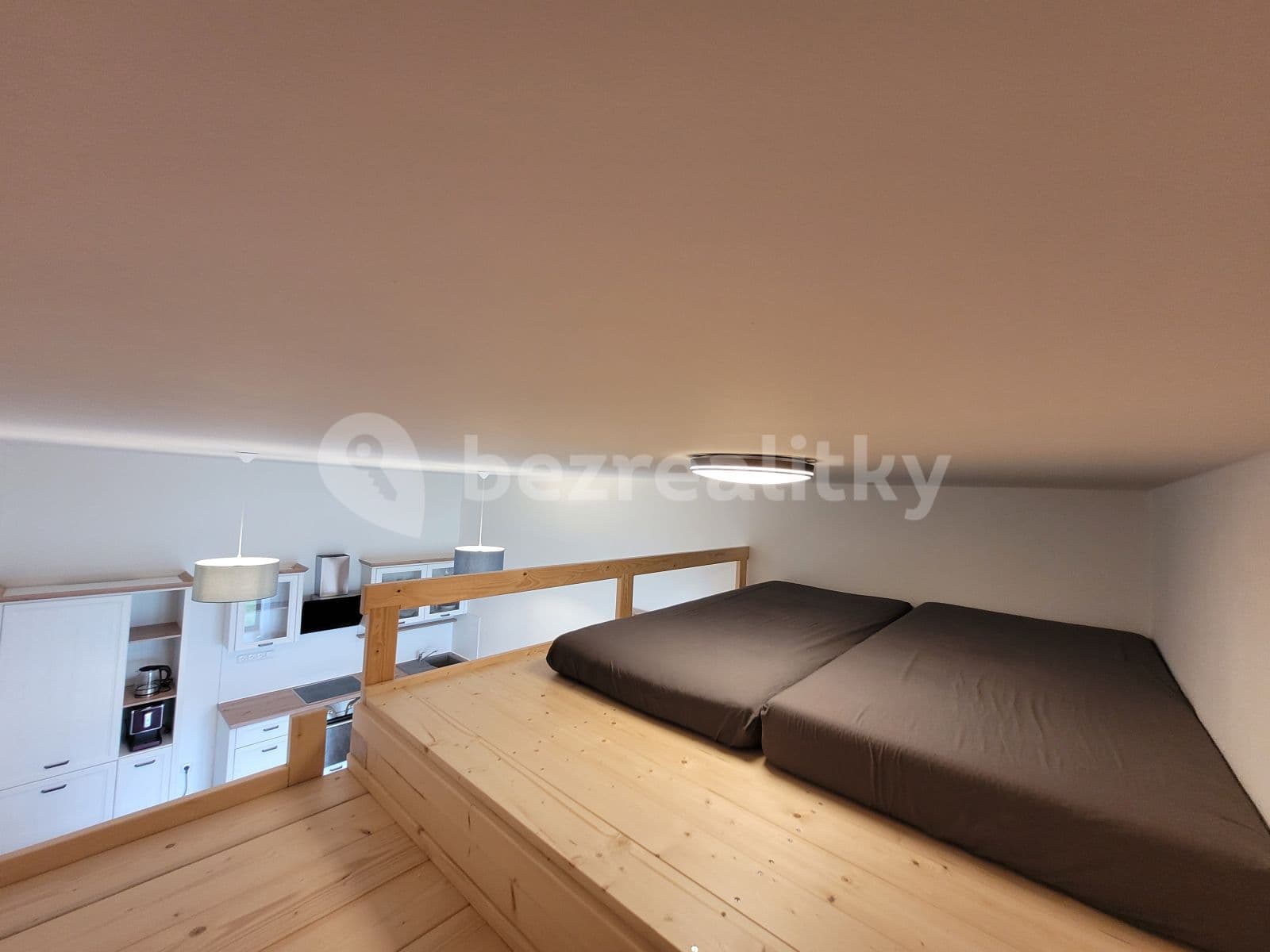 Prenájom bytu 1-izbový 37 m², Zlončice, Středočeský kraj Prenájom bytu 1-izbový 37 m², Zlončice, Středočeský kraj