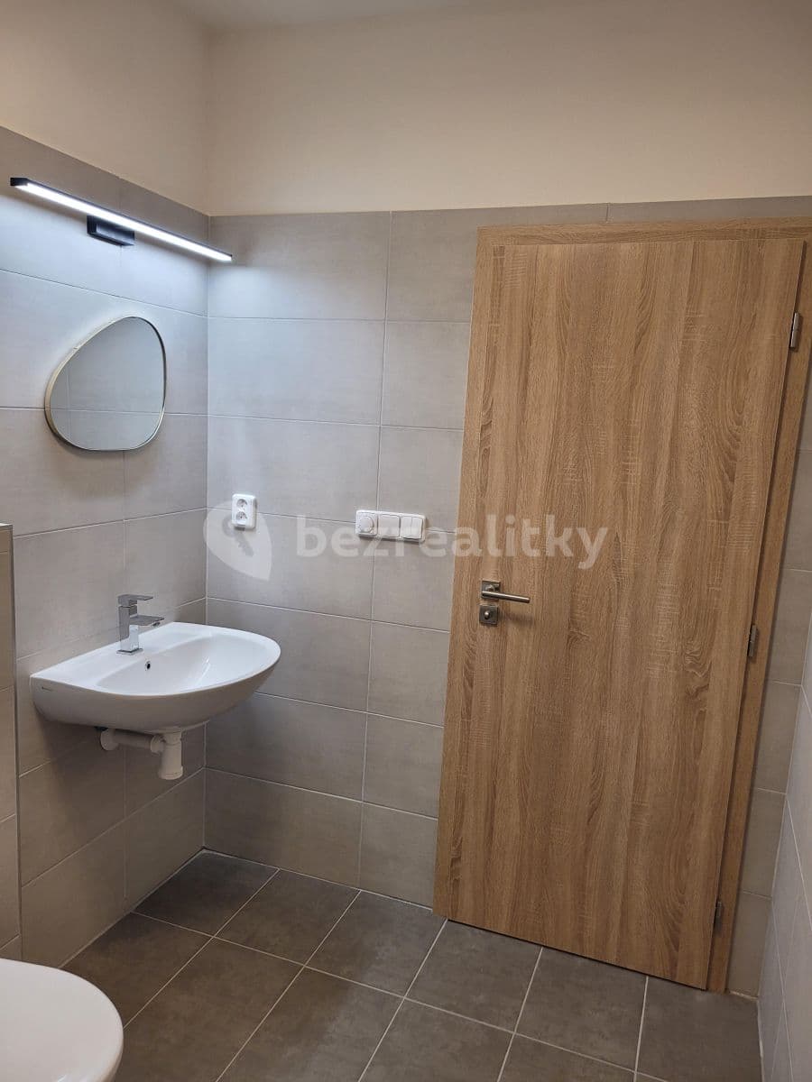 Prenájom bytu 1-izbový 37 m², Zlončice, Středočeský kraj Prenájom bytu 1-izbový 37 m², Zlončice, Středočeský kraj