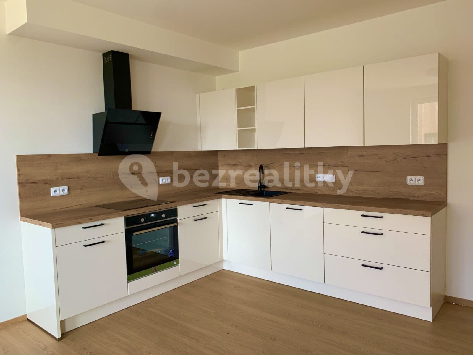 Prenájom bytu 2-izbový 54 m², Drnovská, Praha, Praha Prenájom bytu 2-izbový 54 m², Drnovská, Praha, Praha