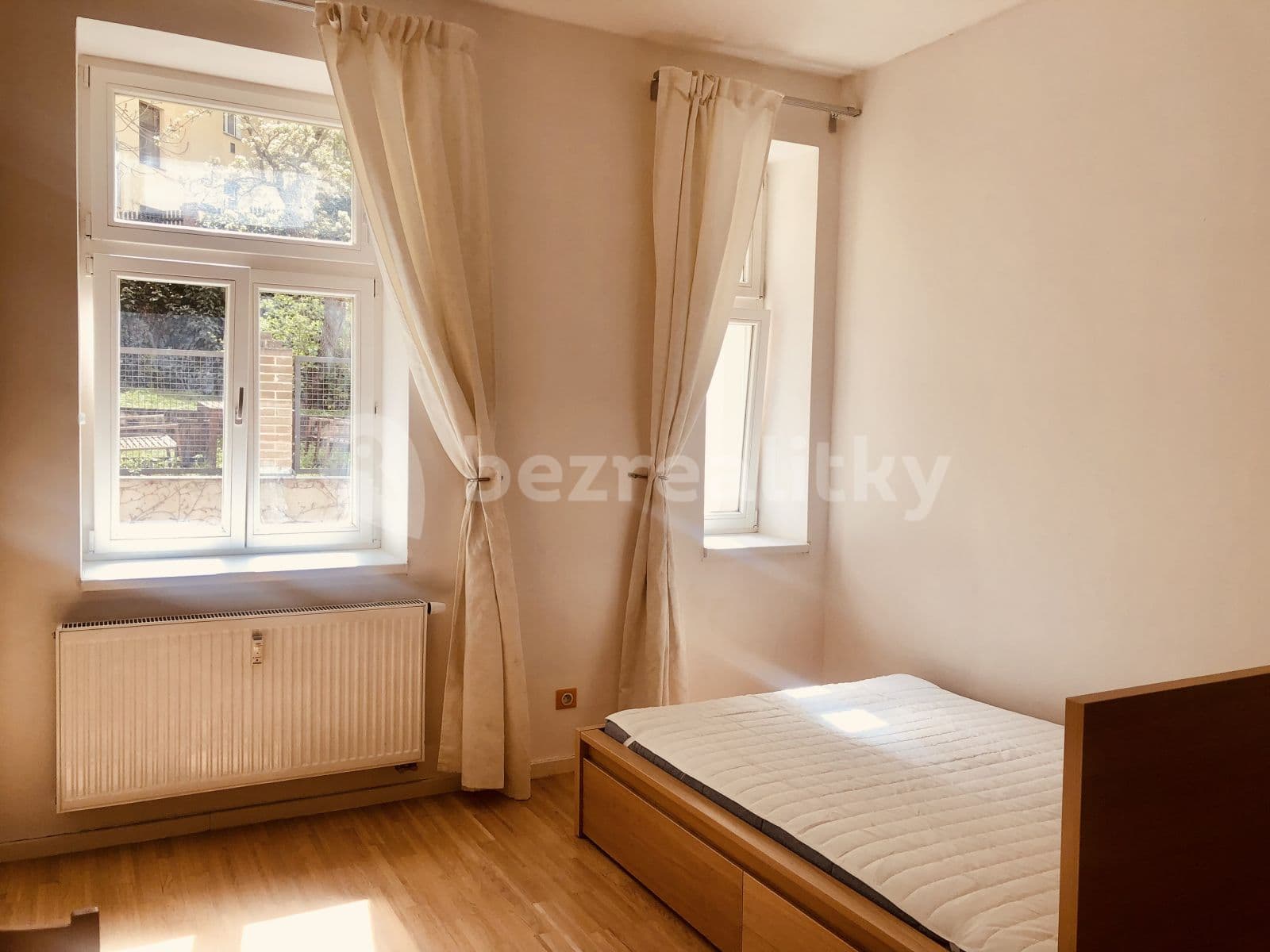 Prenájom bytu 1-izbový 30 m², Bořivojova, Praha, Praha Prenájom bytu 1-izbový 30 m², Bořivojova, Praha, Praha