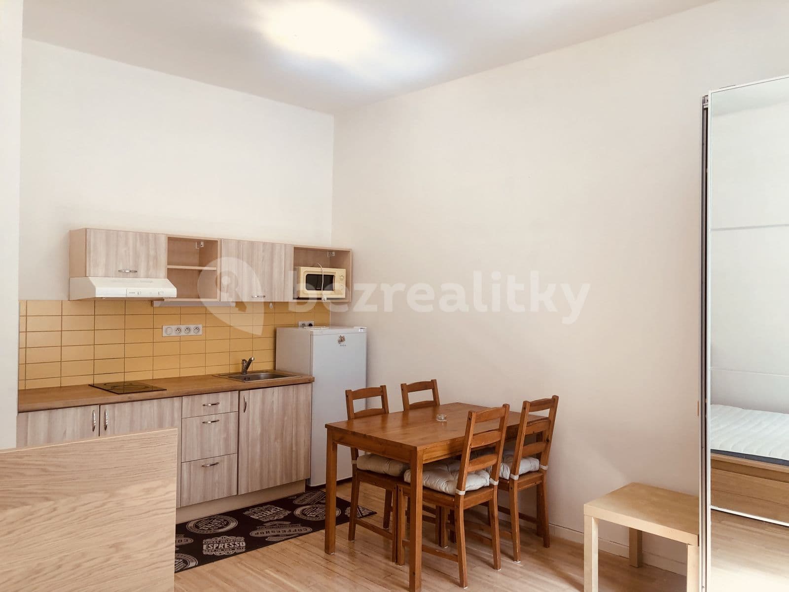 Prenájom bytu 1-izbový 30 m², Bořivojova, Praha, Praha Prenájom bytu 1-izbový 30 m², Bořivojova, Praha, Praha